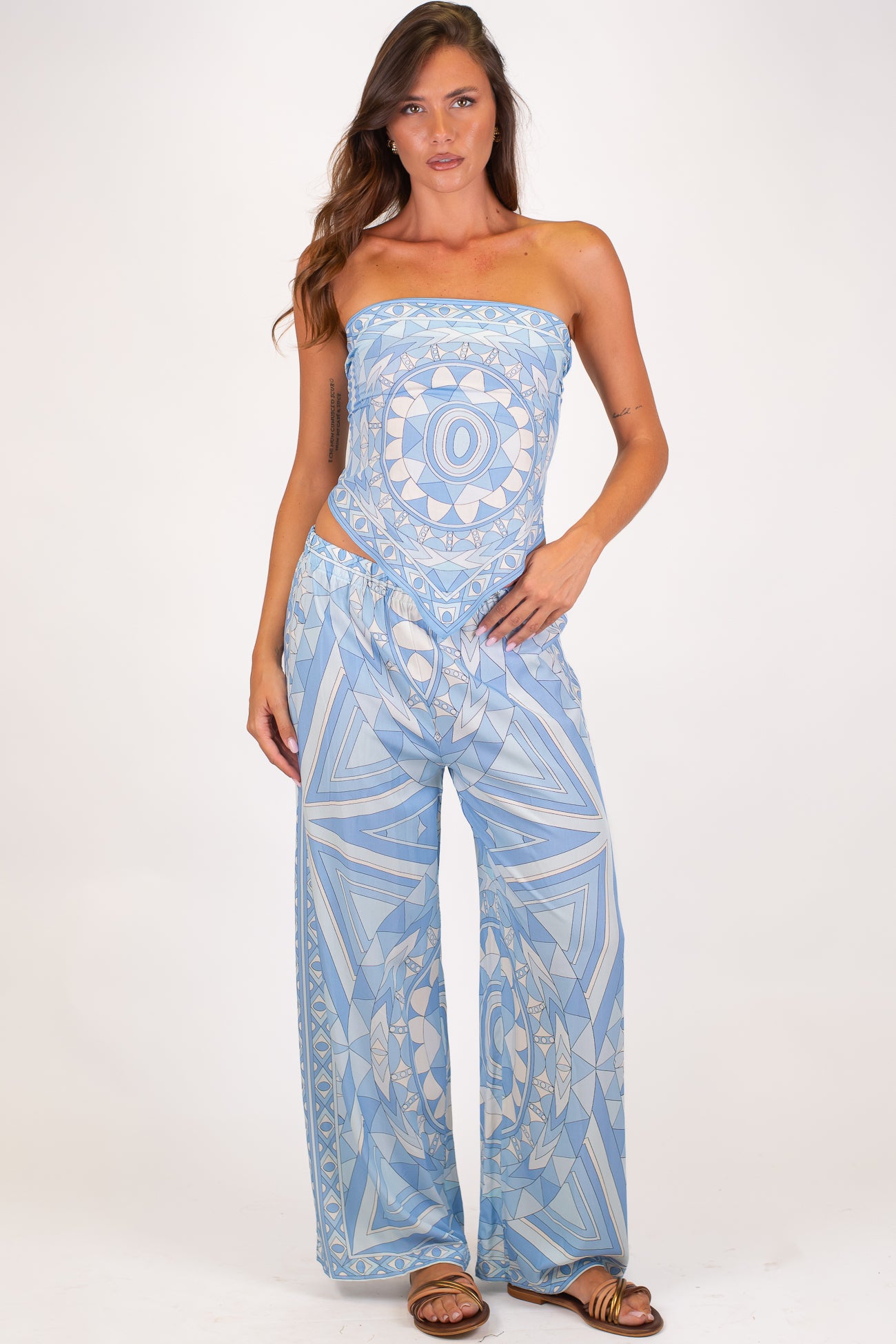 Tensione in - Coordinato fantasia in viscosa leggerta fascia e pantalone palazzo con elastico dietro