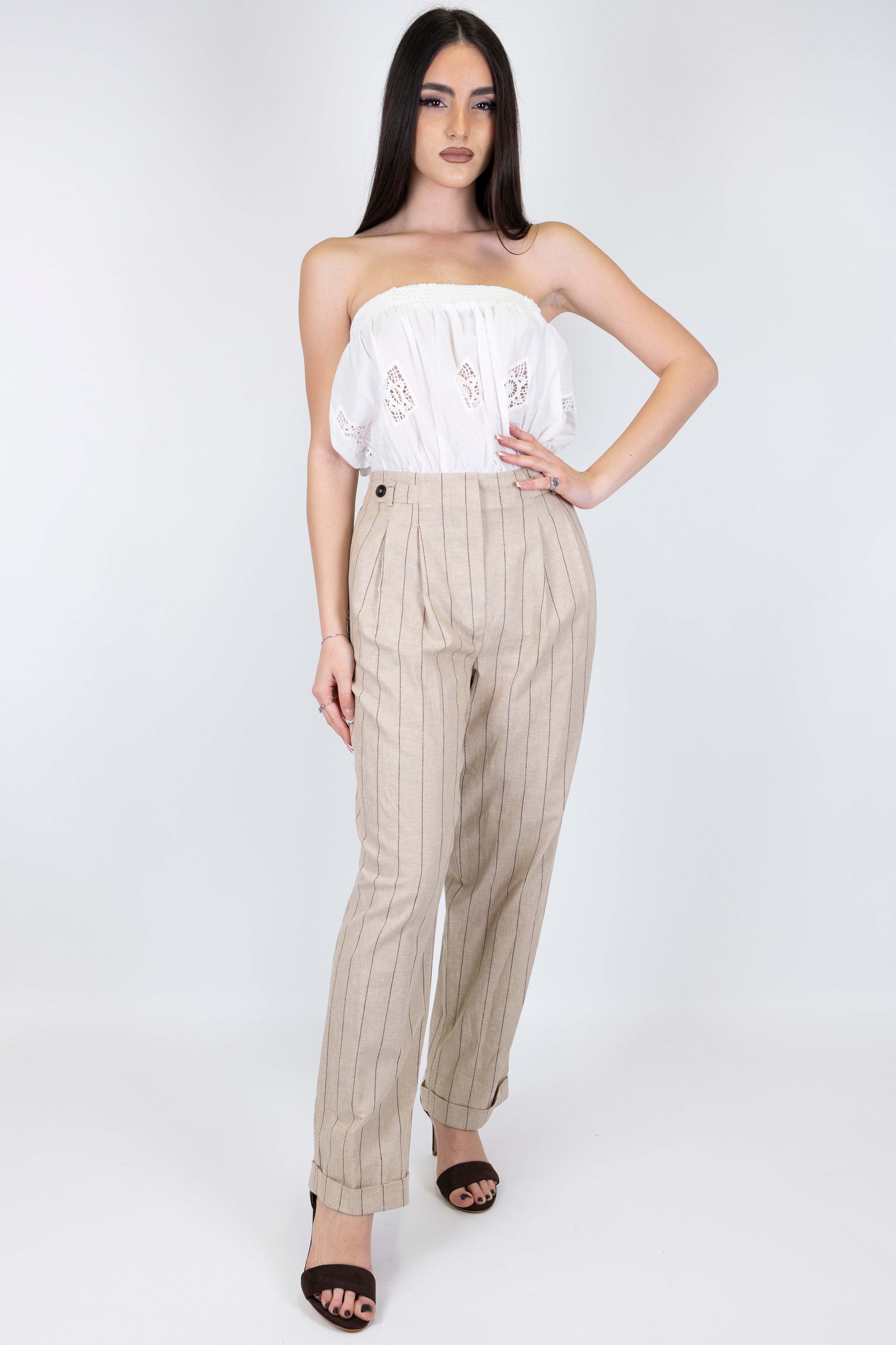 Maryley - Tuta a fascia con top in sangallo e pantalone palazzo in lino gessato