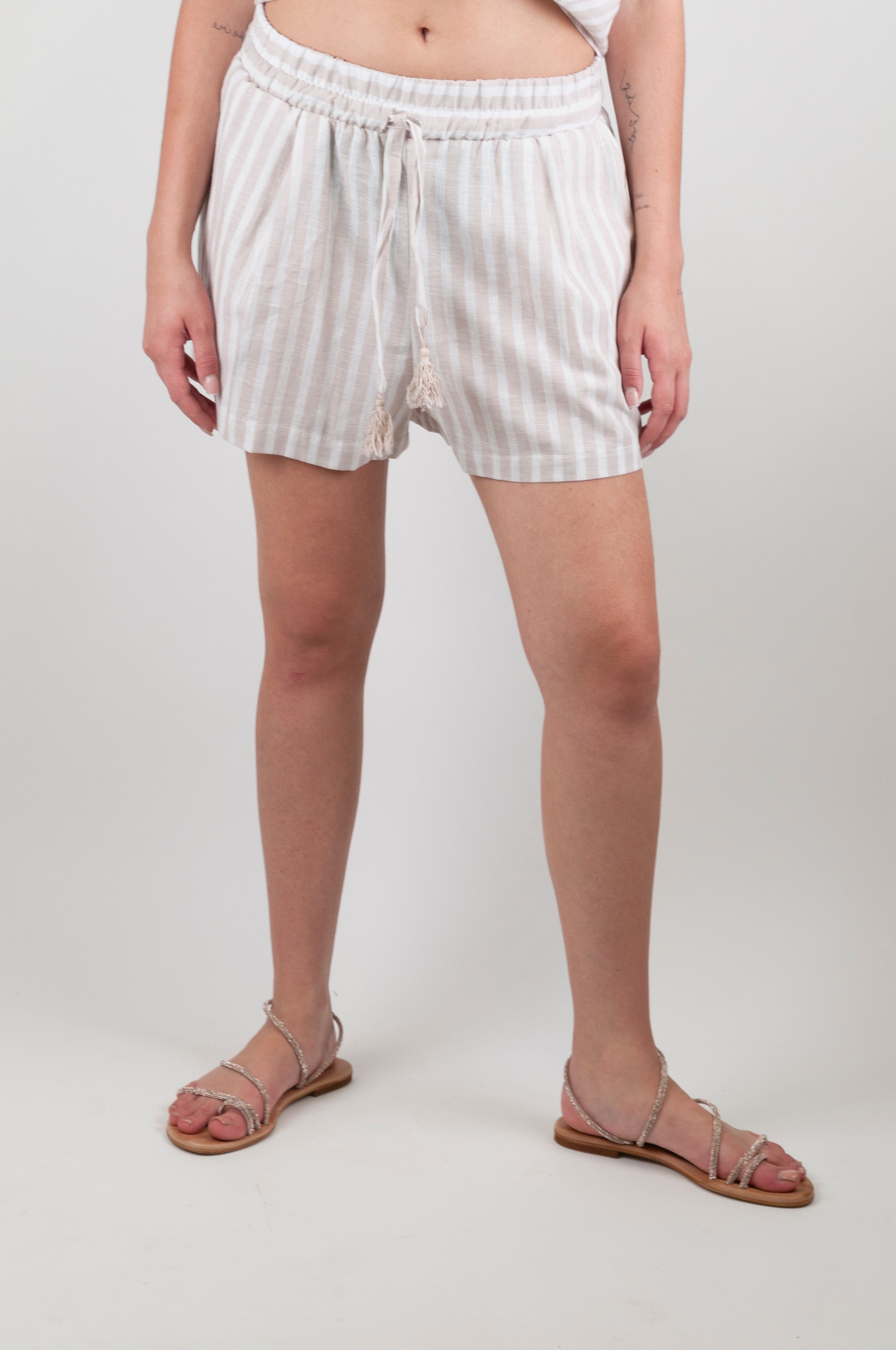 Tensione in - Shorts a righe in misto lino con coulisse