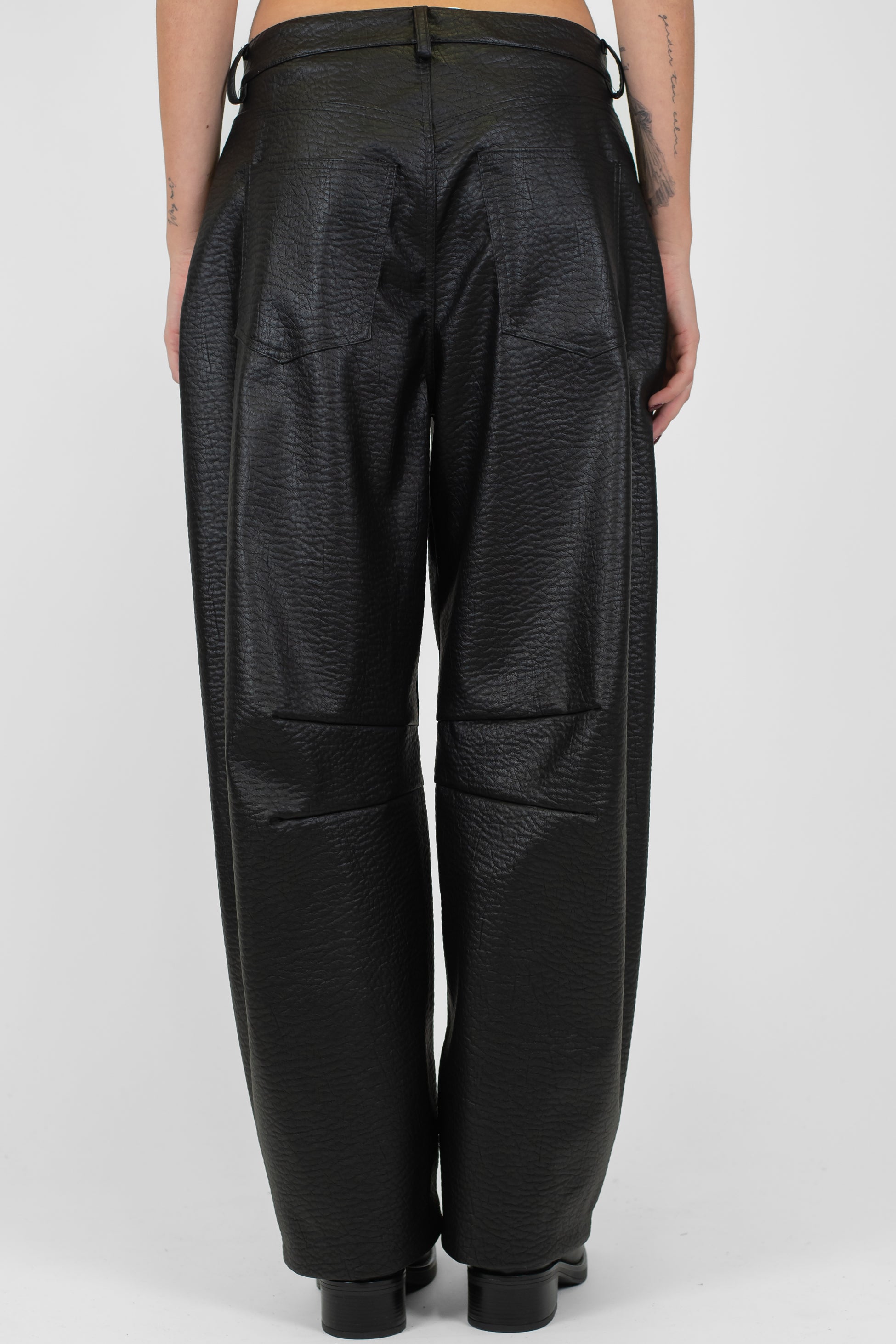 Motel - Pantalone balloon in ecopelle martellata