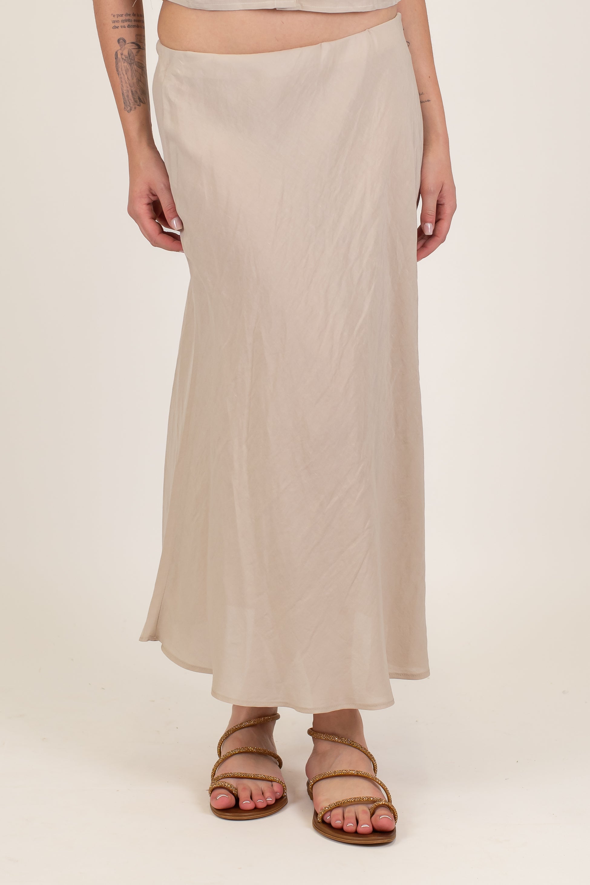 Tensione in - Coordinato in misto viscosa e lino con camicia crop mezzamanica e gonna con elastico in vita