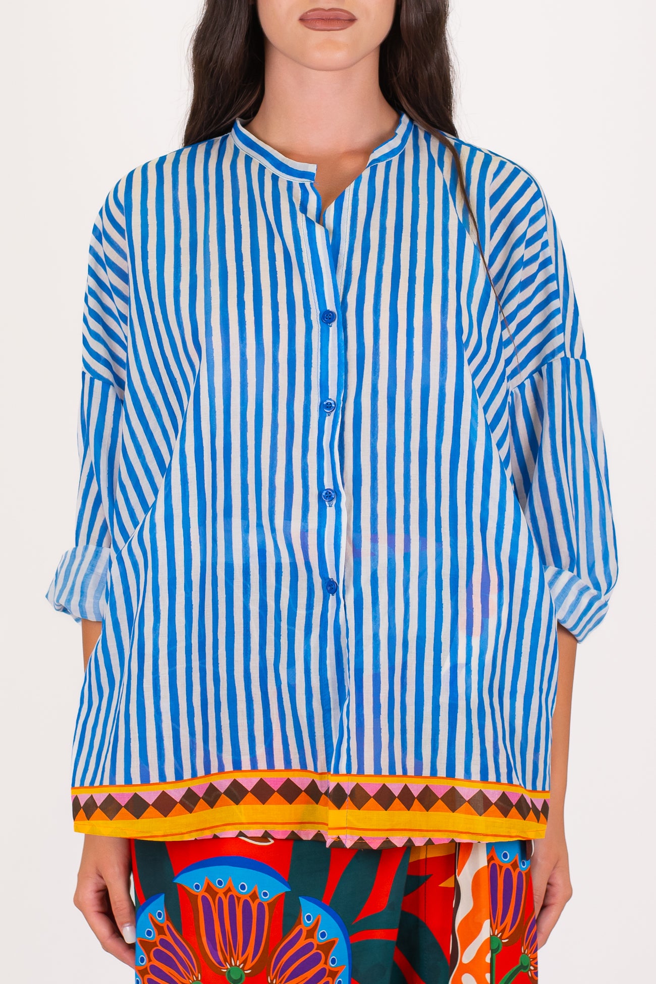 Tensione in - Camicia fantasia a righe in mussola di cotone con profilo etnico e collo coreano