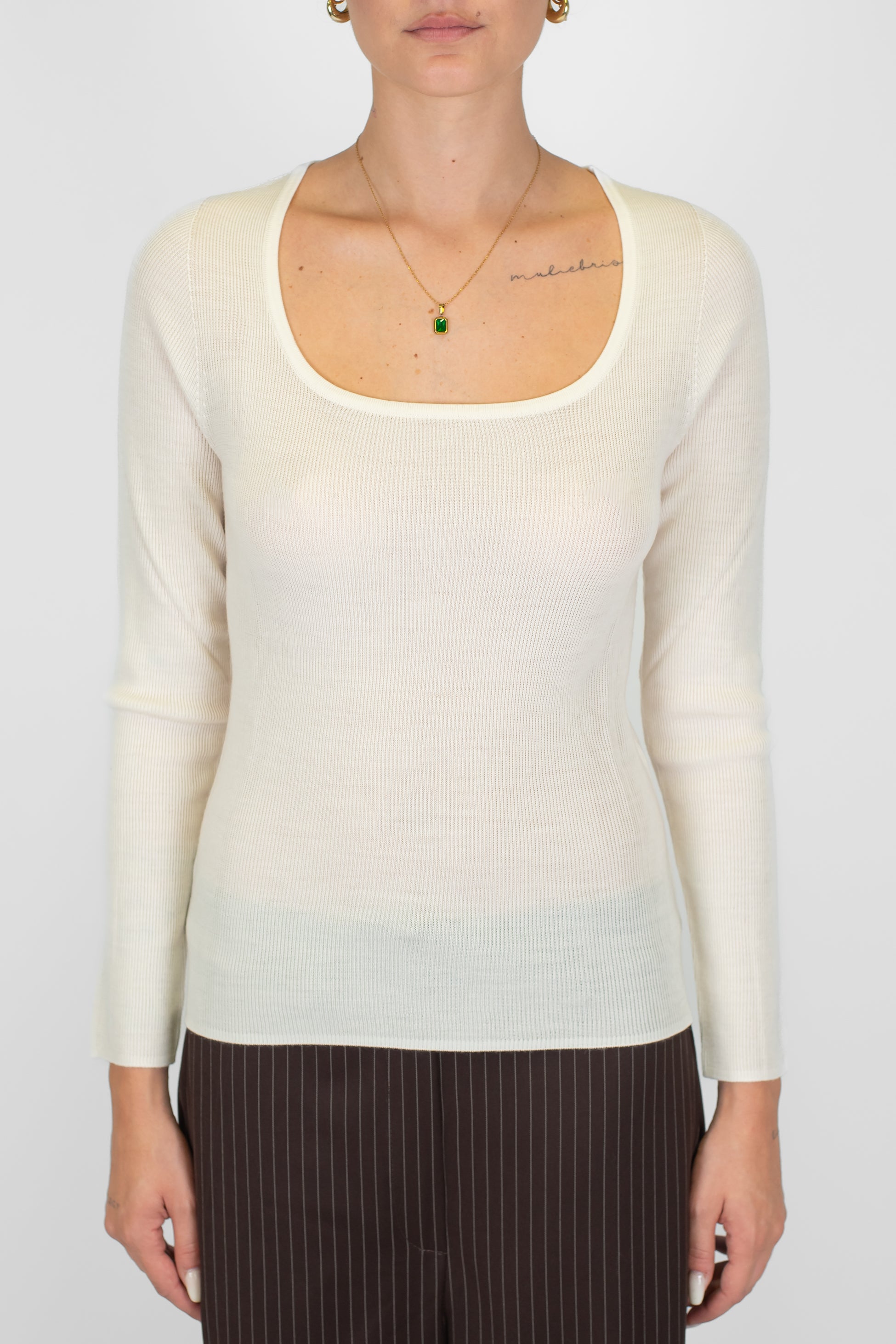 Haveone - Maglia in pura lana con scollo madonna