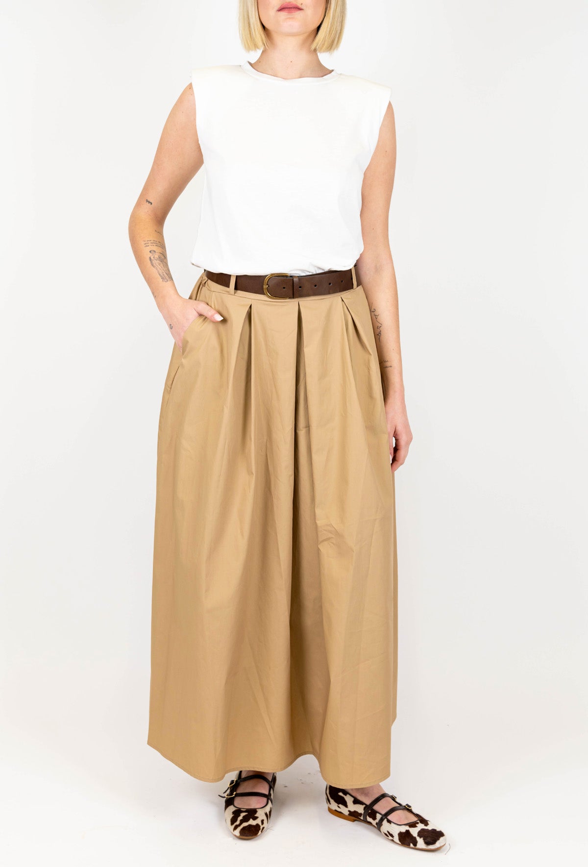 Tensione in - Abito lungo composto da blusa giromaniche e gonna con pinces