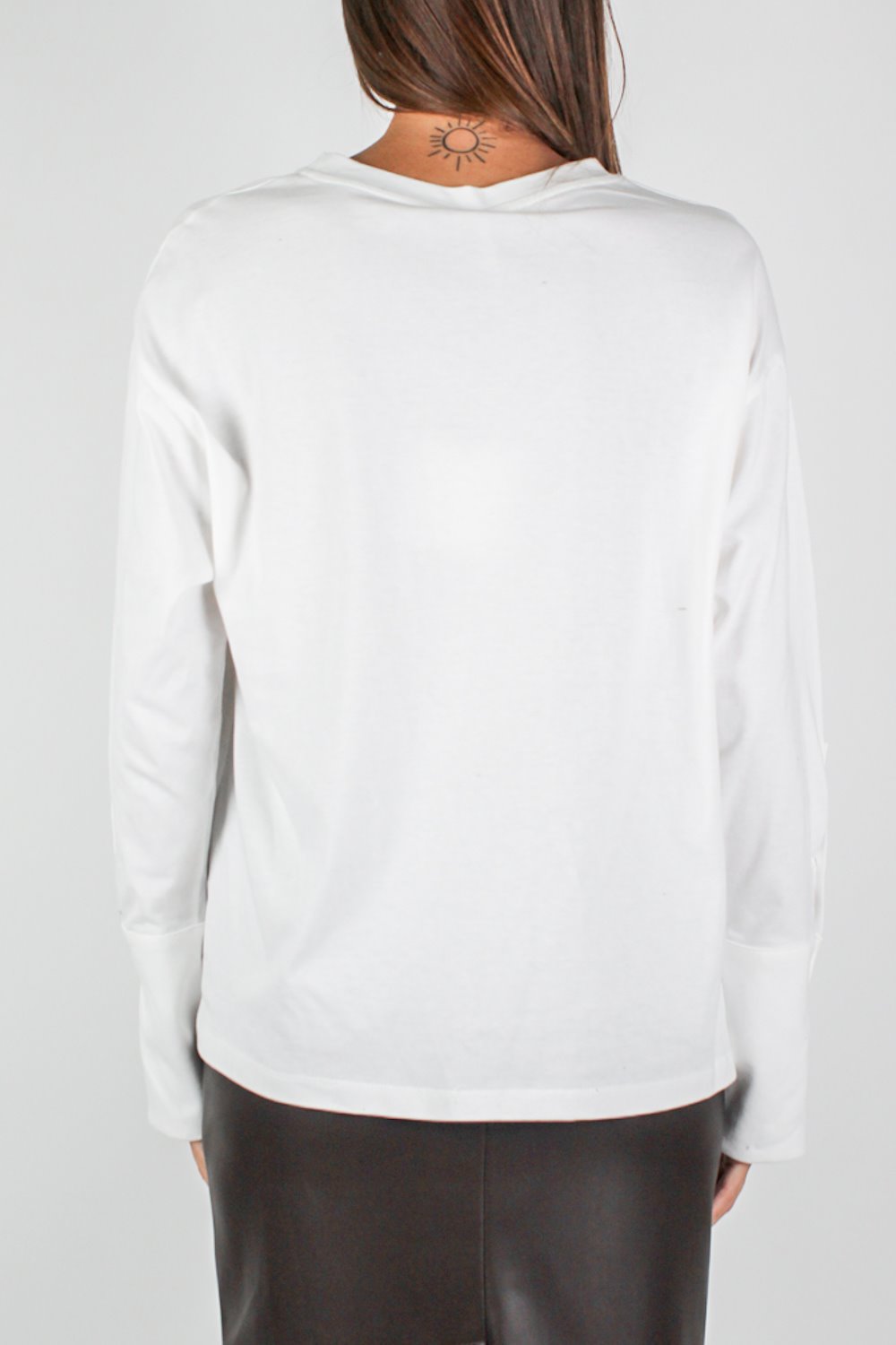 Tensione in - Shirt girocollo con polsino camicia ampio