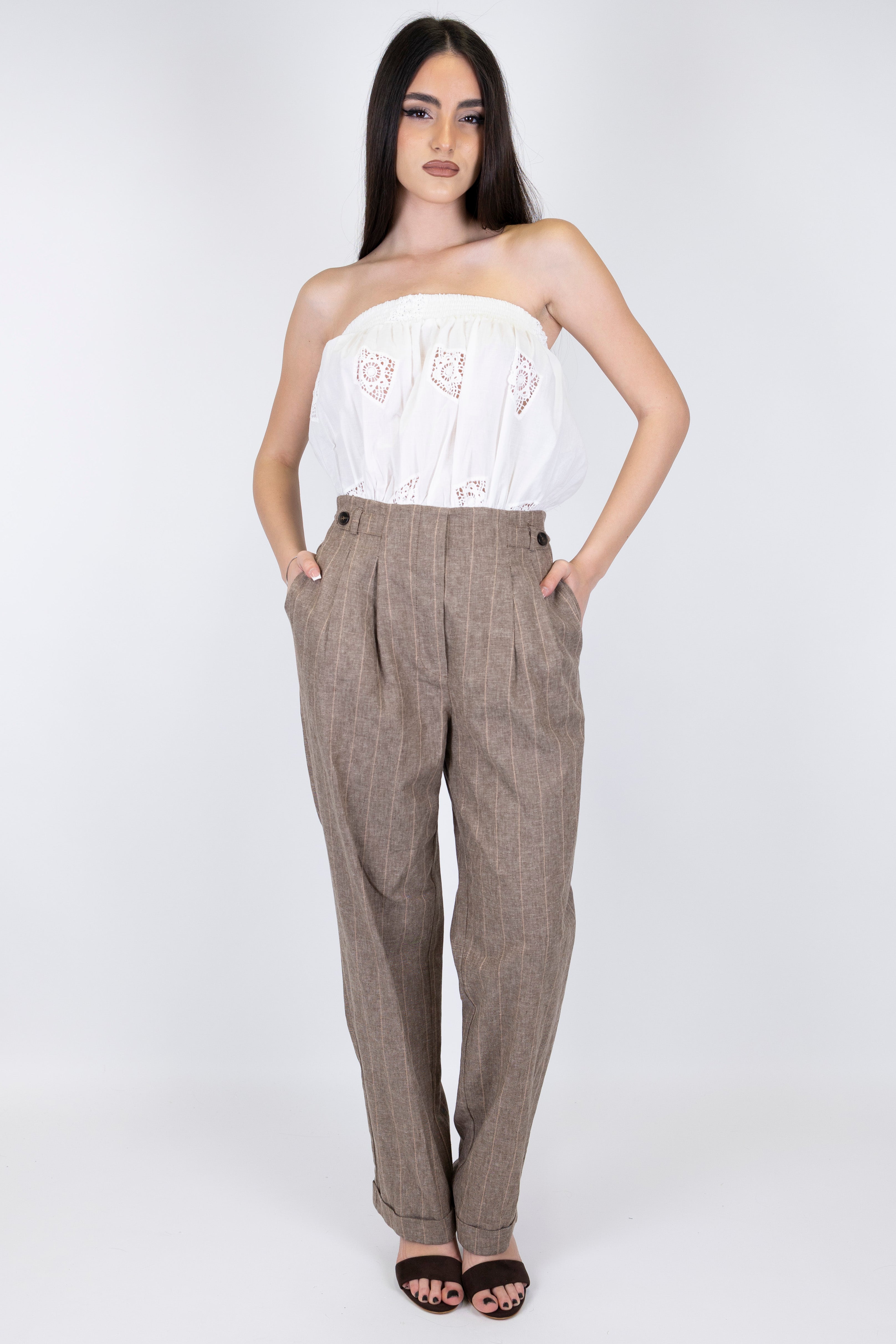 Maryley - Tuta a fascia con top in sangallo e pantalone palazzo in lino gessato