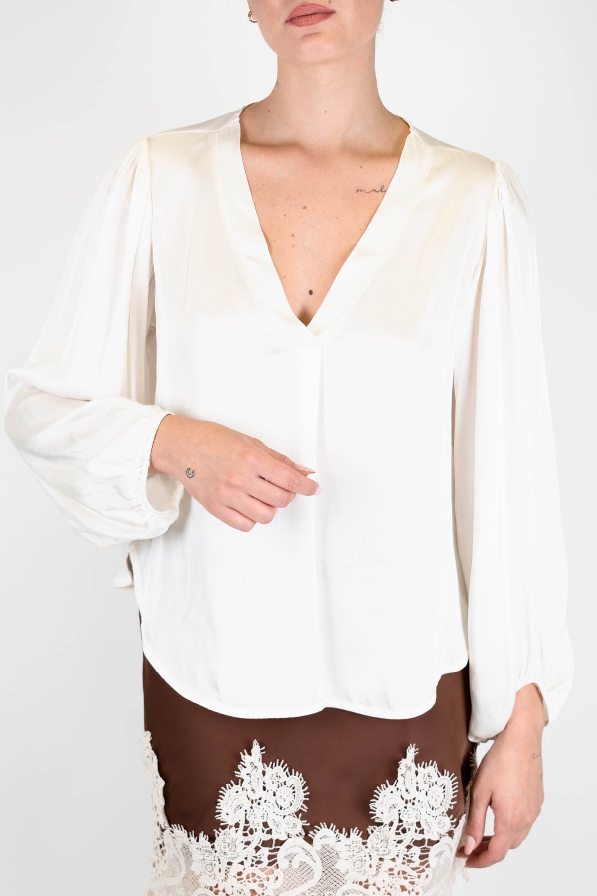 Haveone - Blusa in viscosa scollo v con manica a sbuffo