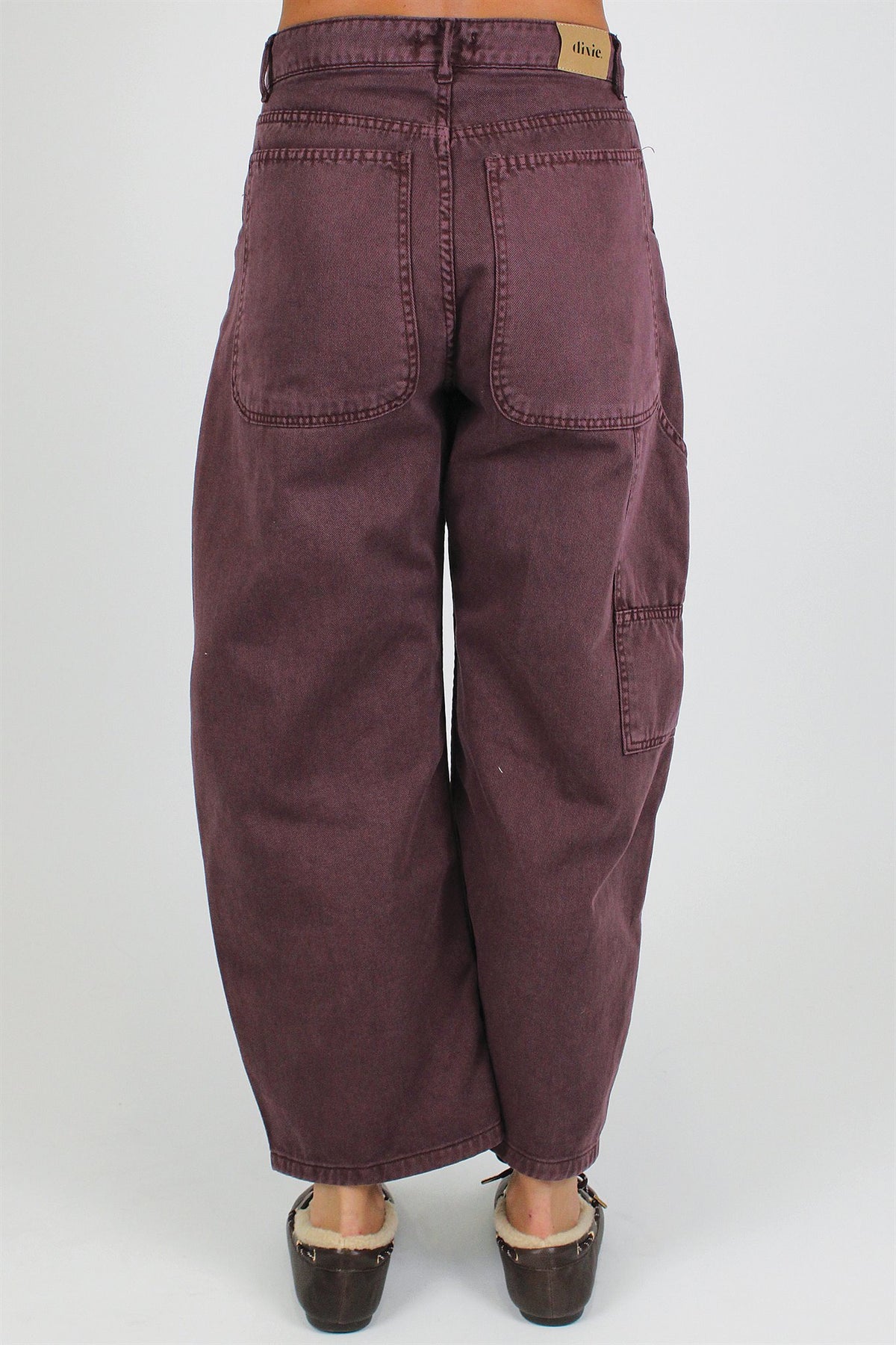 Dixie - Pantalone balloon in denim colorato con cuciture sovrapposte