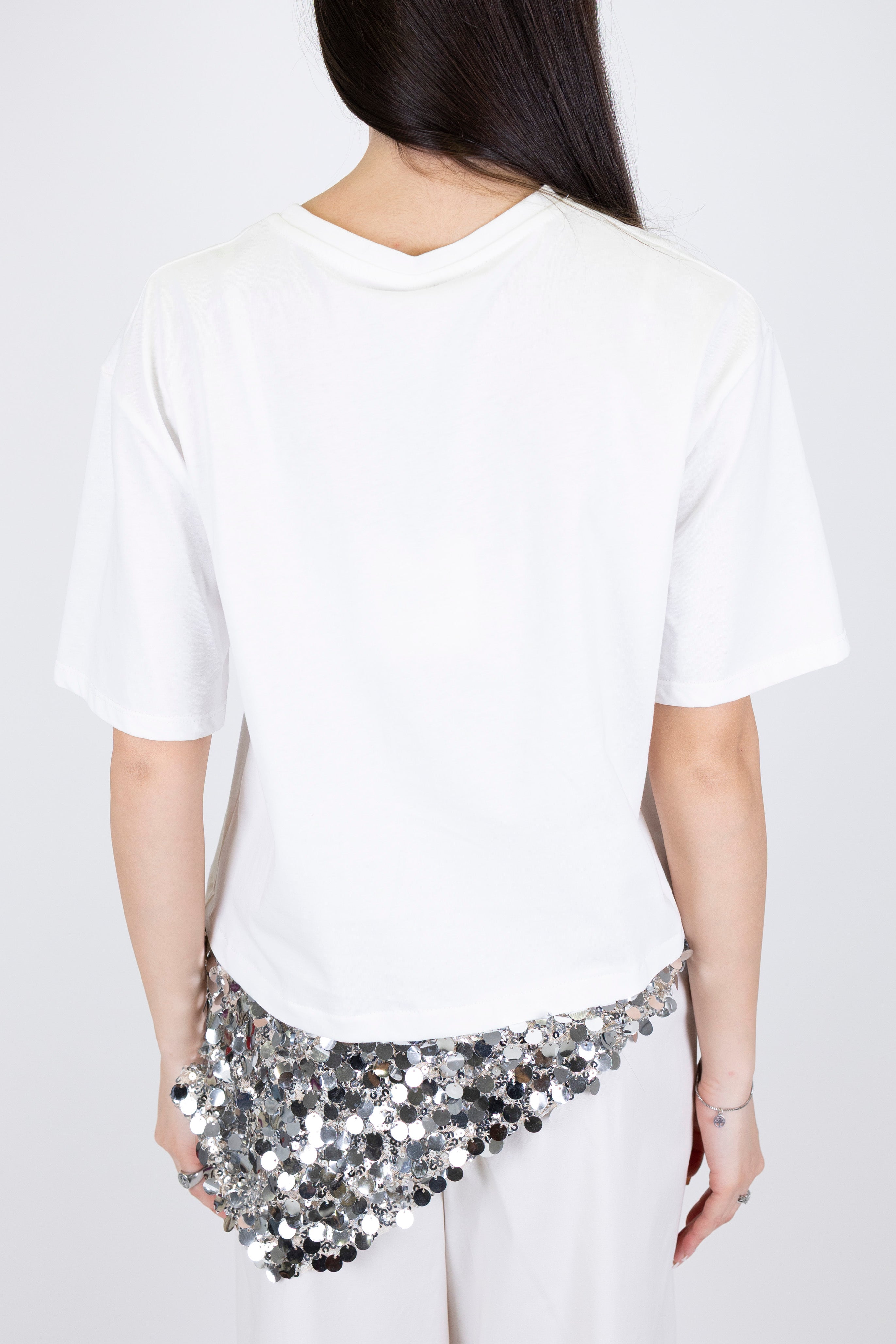 Tensione in - T-shirt over con estensione asimmetrica in paillettes