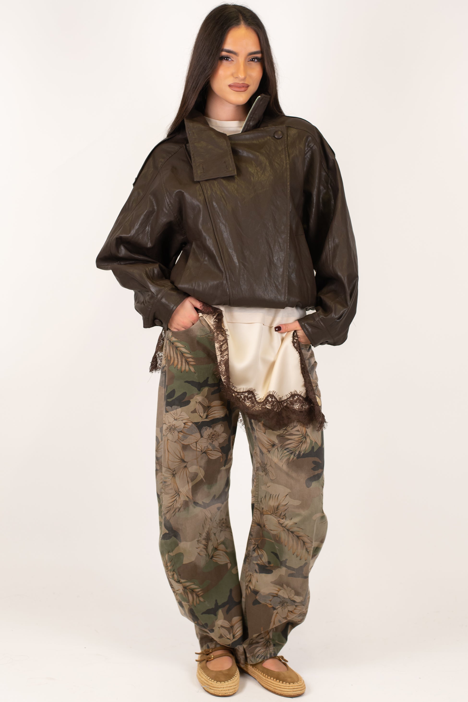 Motel - Pantalone balloon fantasia camouflage floreale con elastico in vita