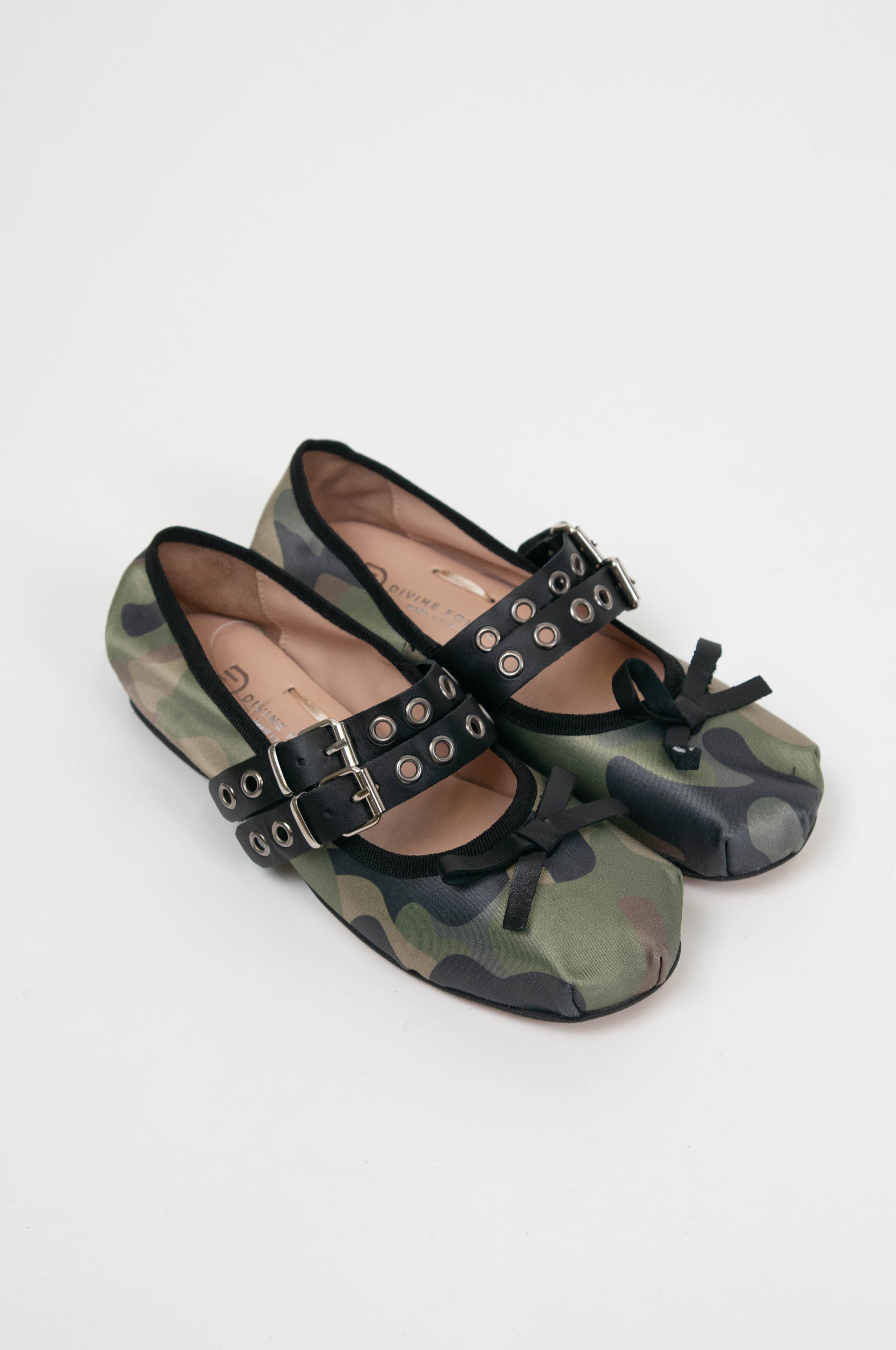 Divine Follie - Camouflage ballet flat with double buckle and interchangeable lace