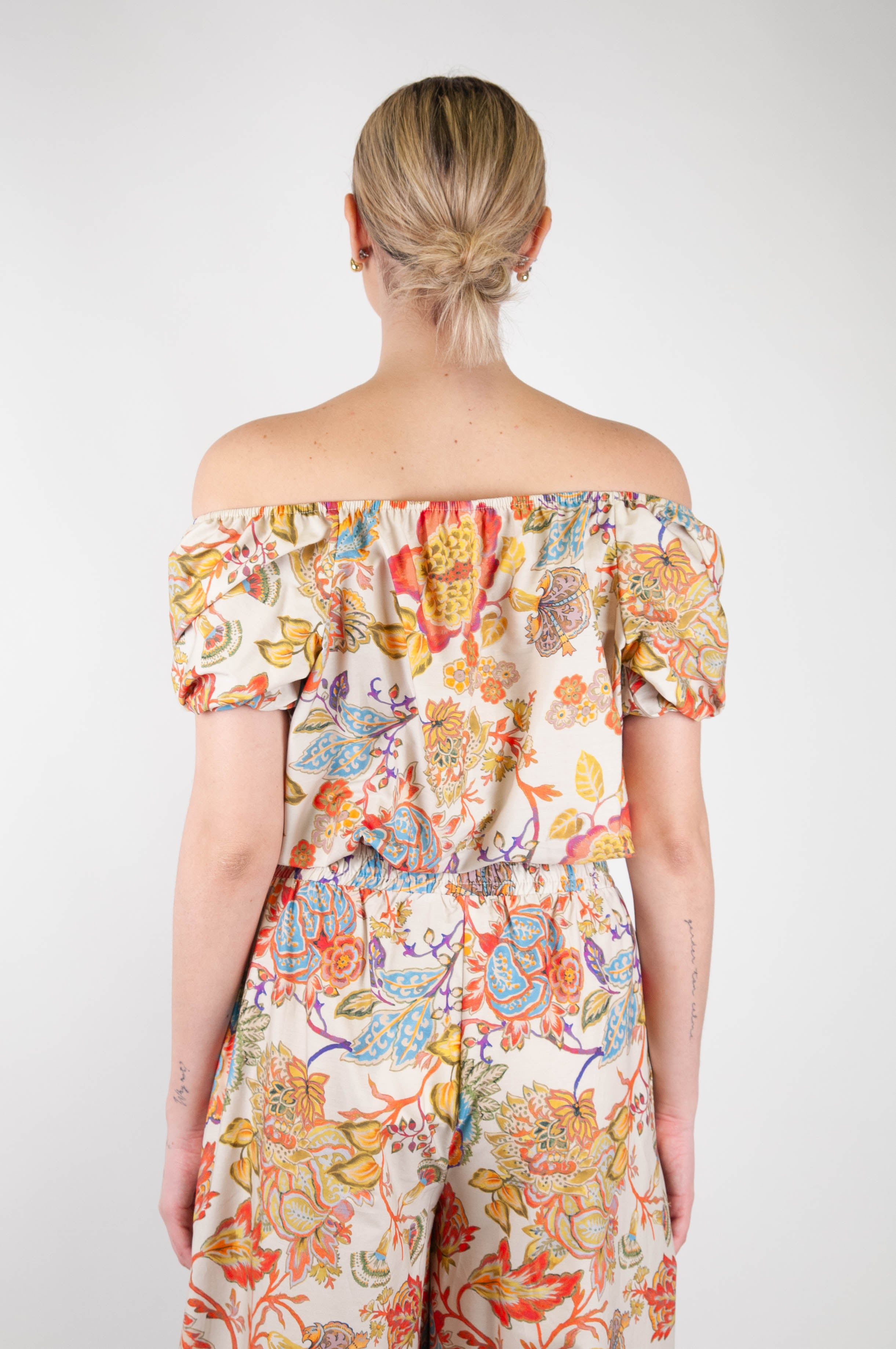 Tension in - Floral patterned shiffer neckline top