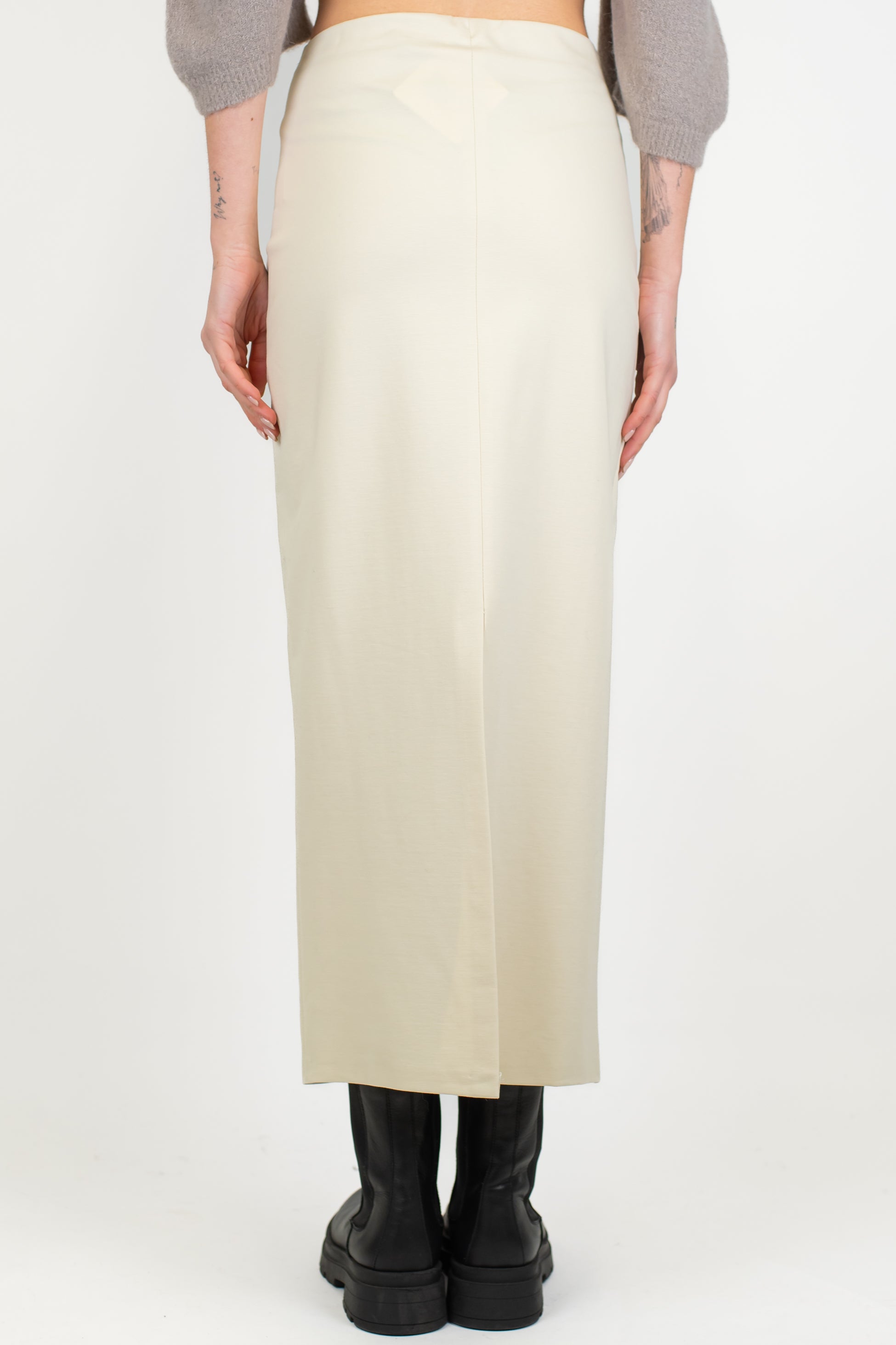 Tensione in - Gonna tubino con spacco in punto milano