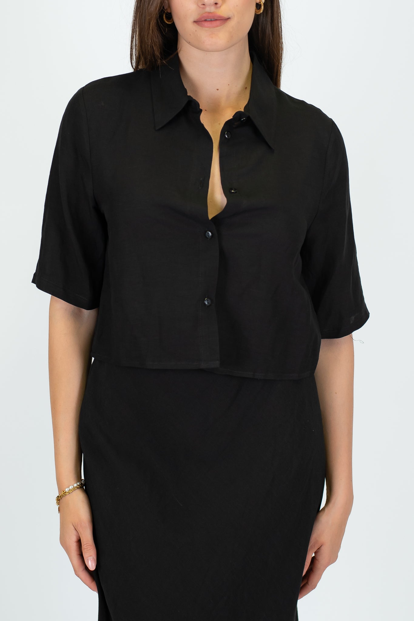 Tensione in - Coordinato in misto viscosa e lino con camicia crop mezzamanica e gonna con elastico in vita