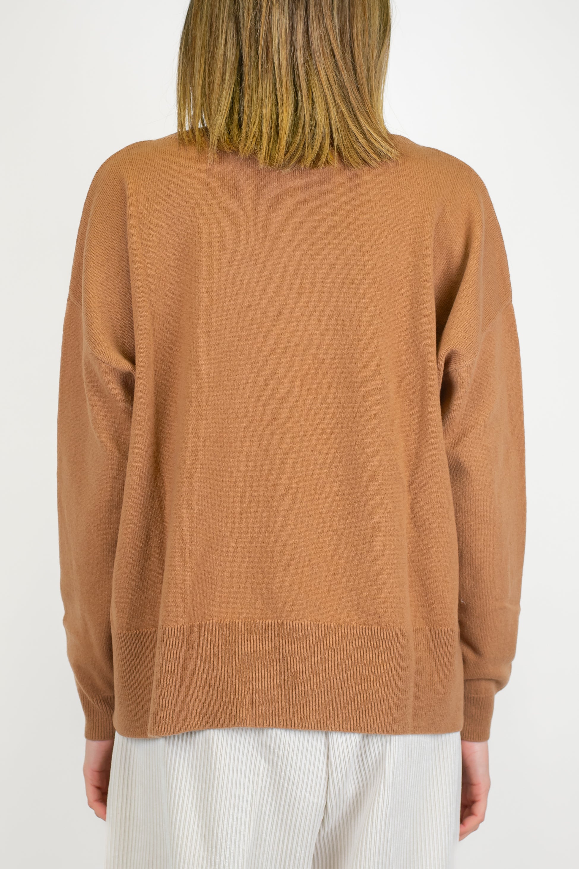 Tensione in - Maglia scollo a barca in pura lana