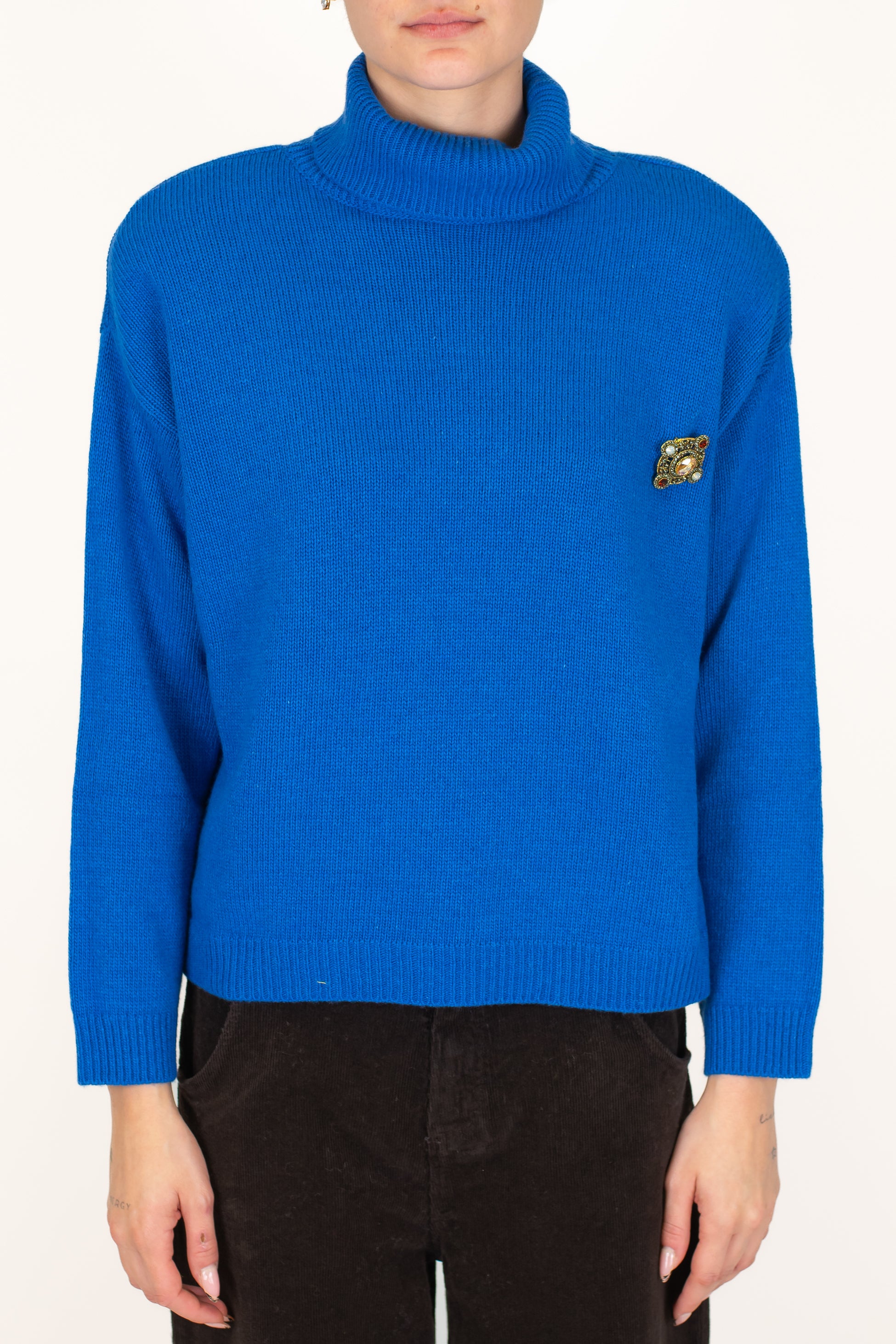 Motel - Dolcevita in misto lana con spalline e spilla gioiello