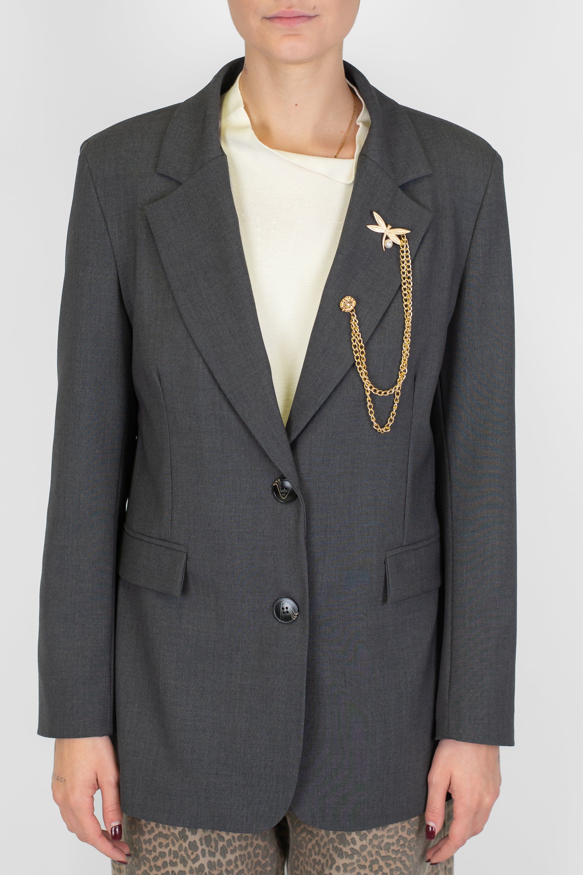 Tensione in - Giacca monopetto con spilla