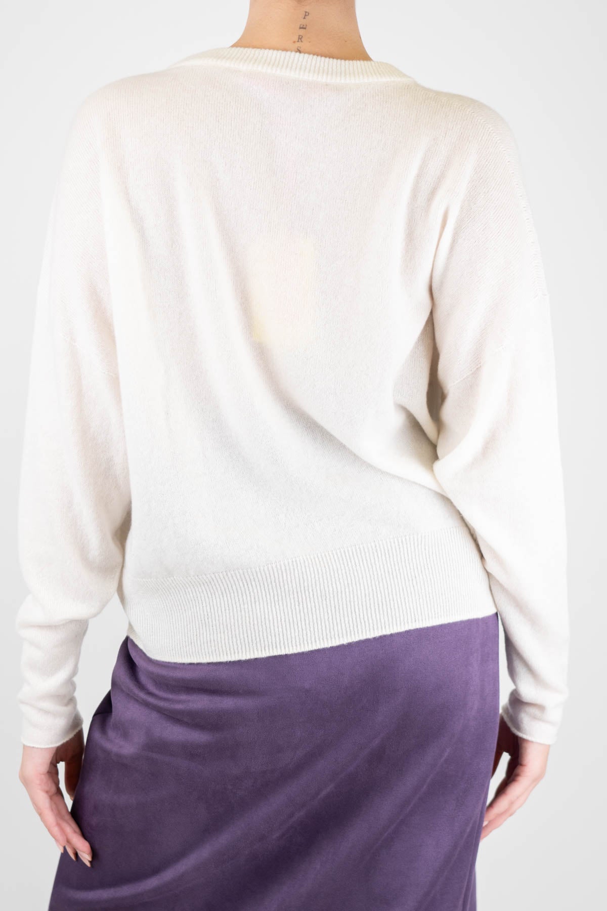 Tensione in - Maglia scollo a V in 100% puro cashmere