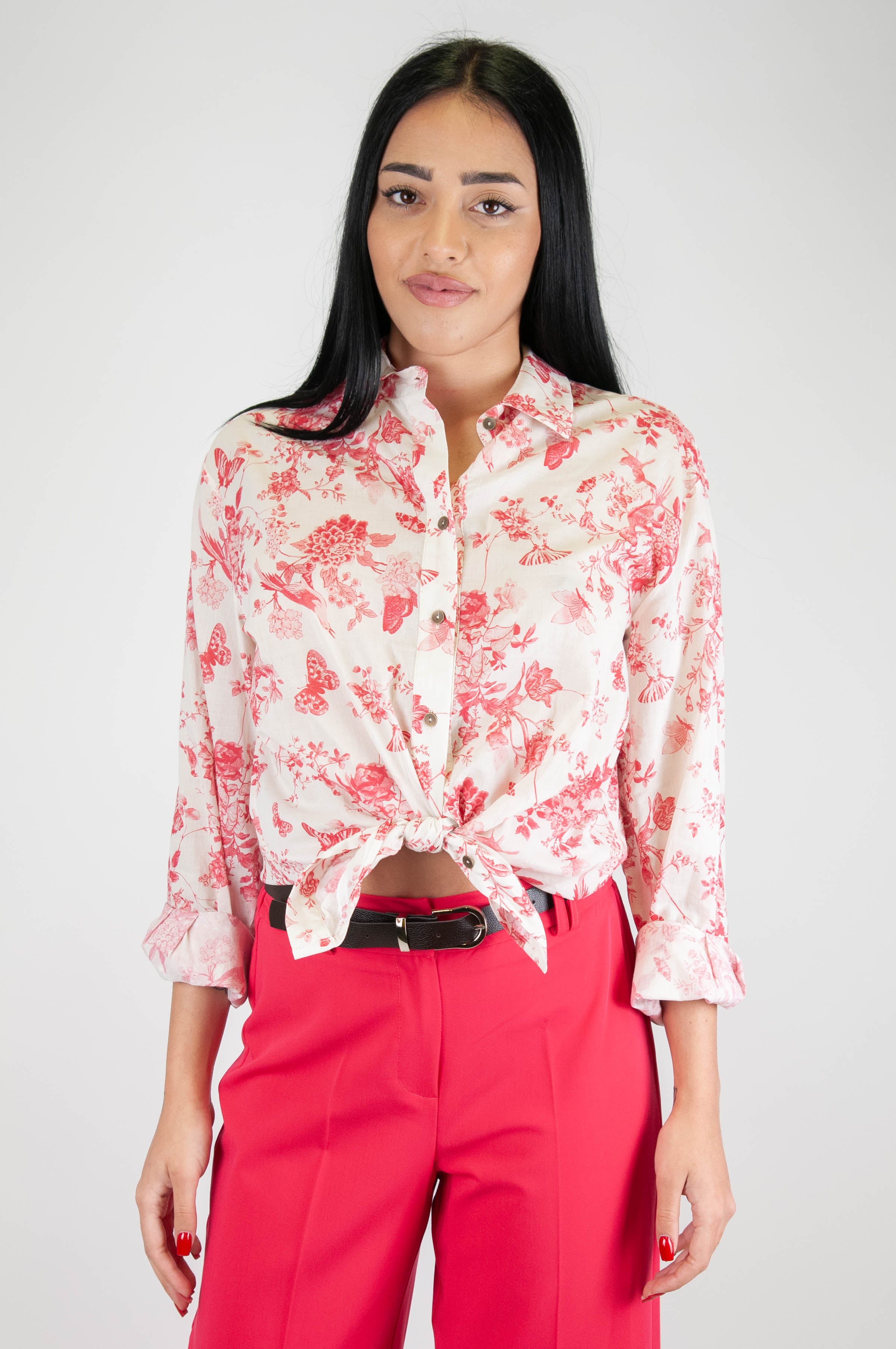 Tension in - Floral patterned shirt in cotton muslin with knot at the bottom