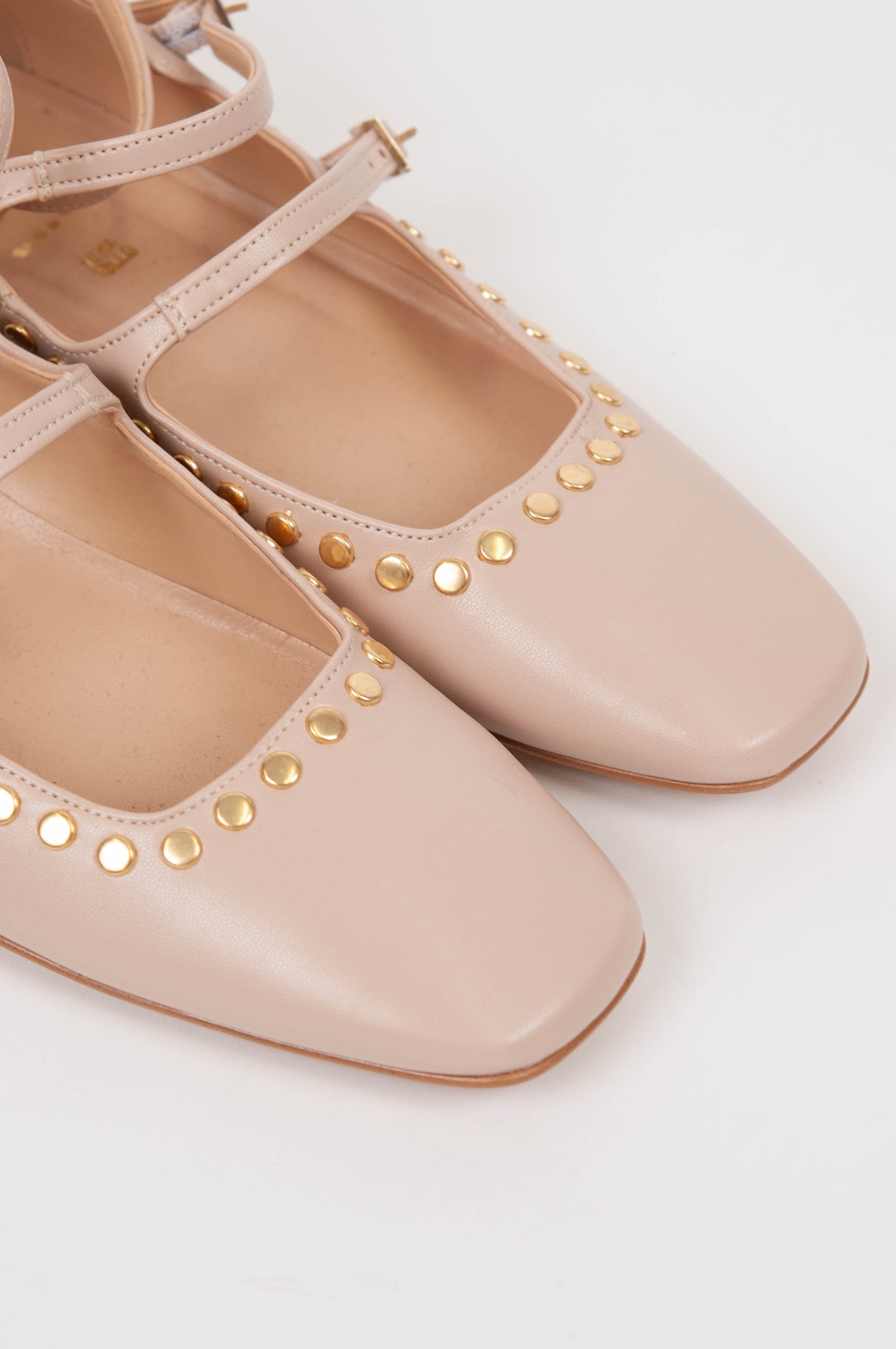 Ovyé - Faux leather ballerina with studs and straps