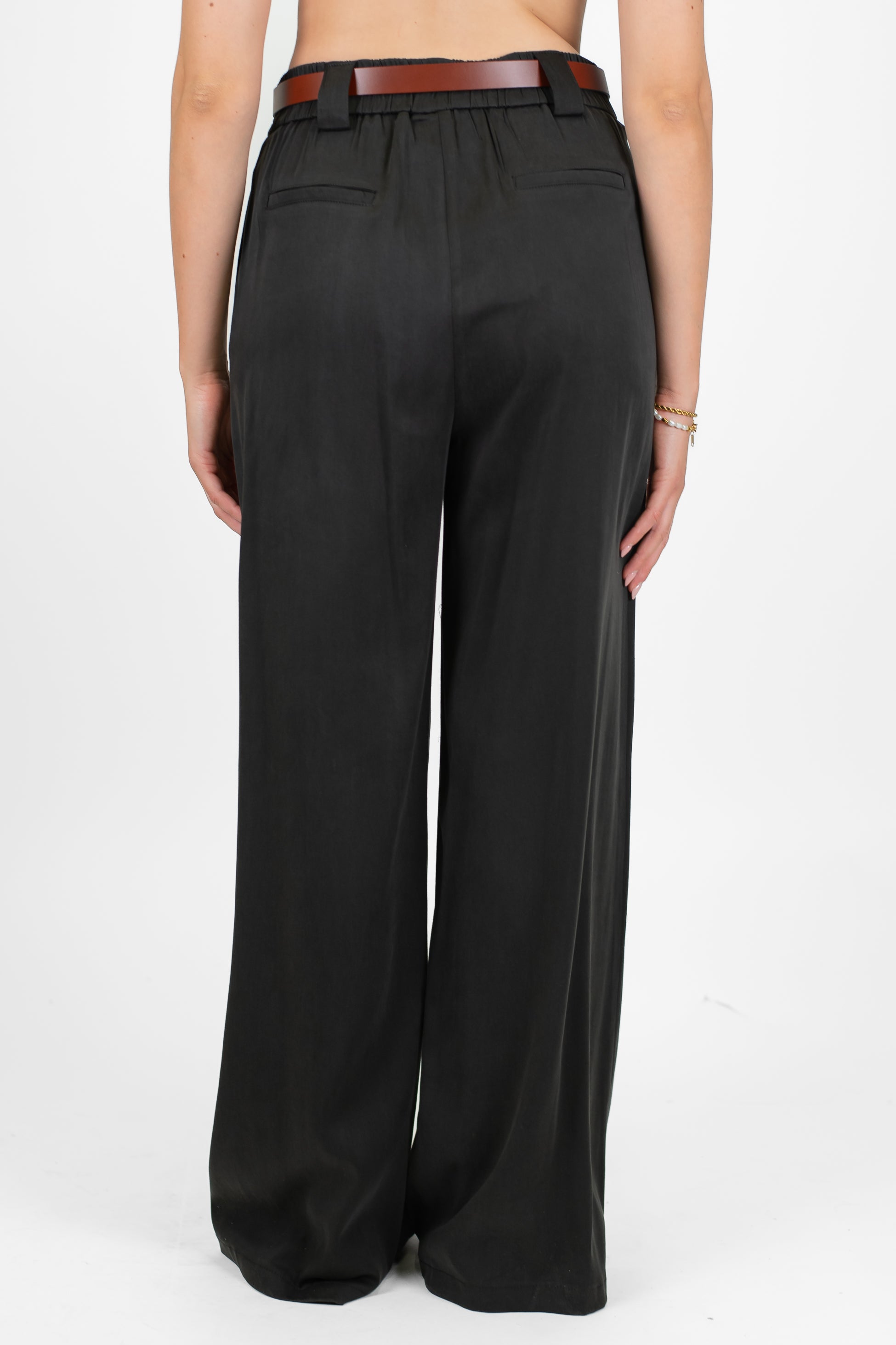 Tensione in - Pantalone palazzo in tencel con elastico sul retro