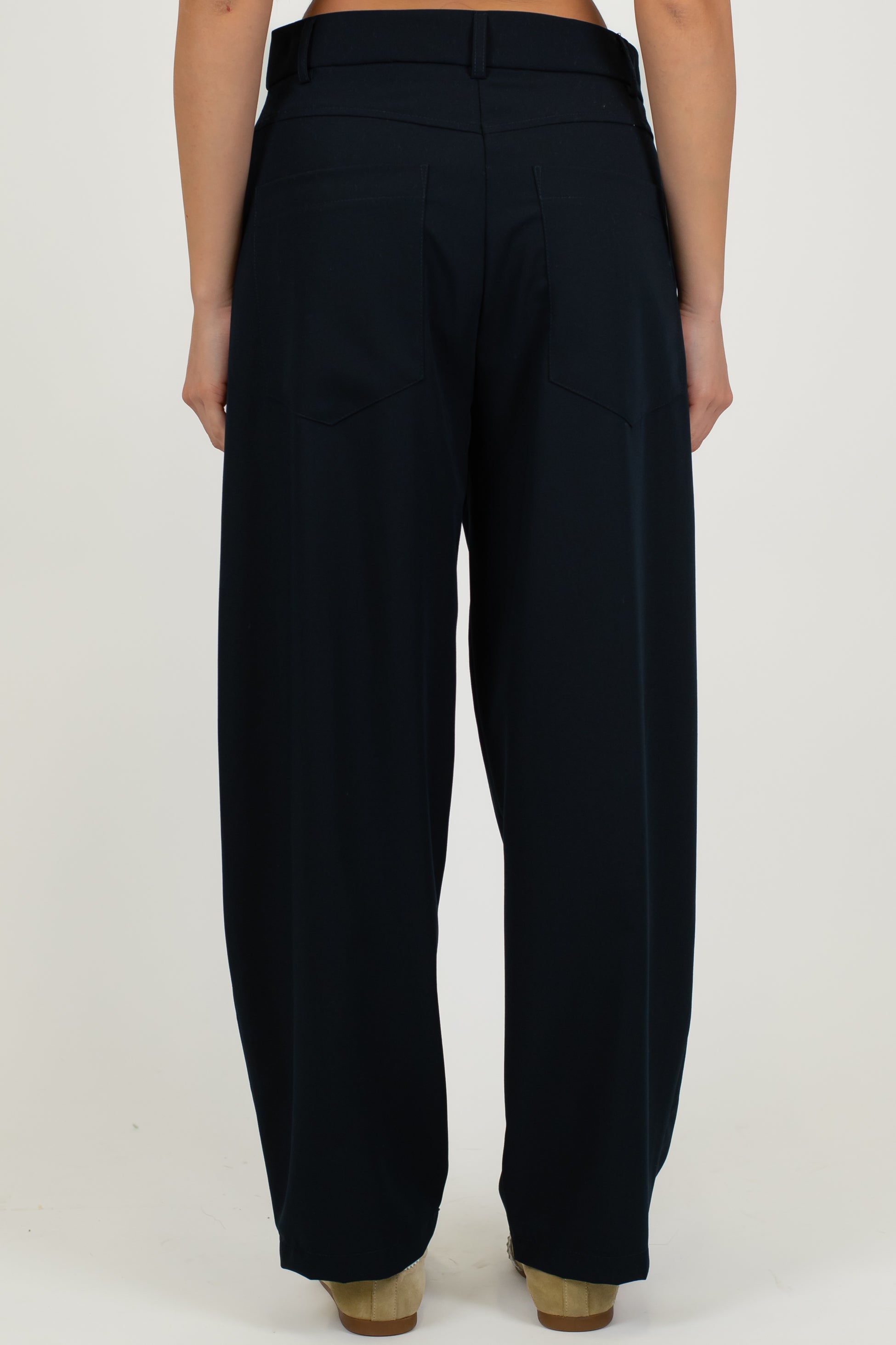 Tensione in - Pantalone ballon con tasconi posteriori