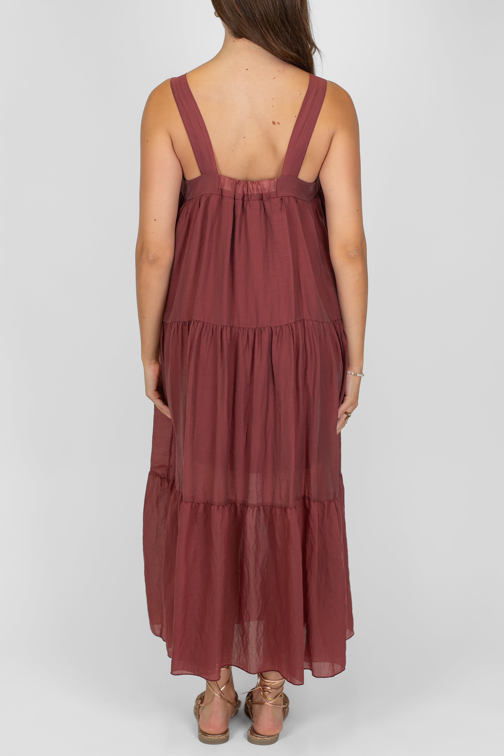 Tensione in - Abito lungo in lyocell con brettelle e balze