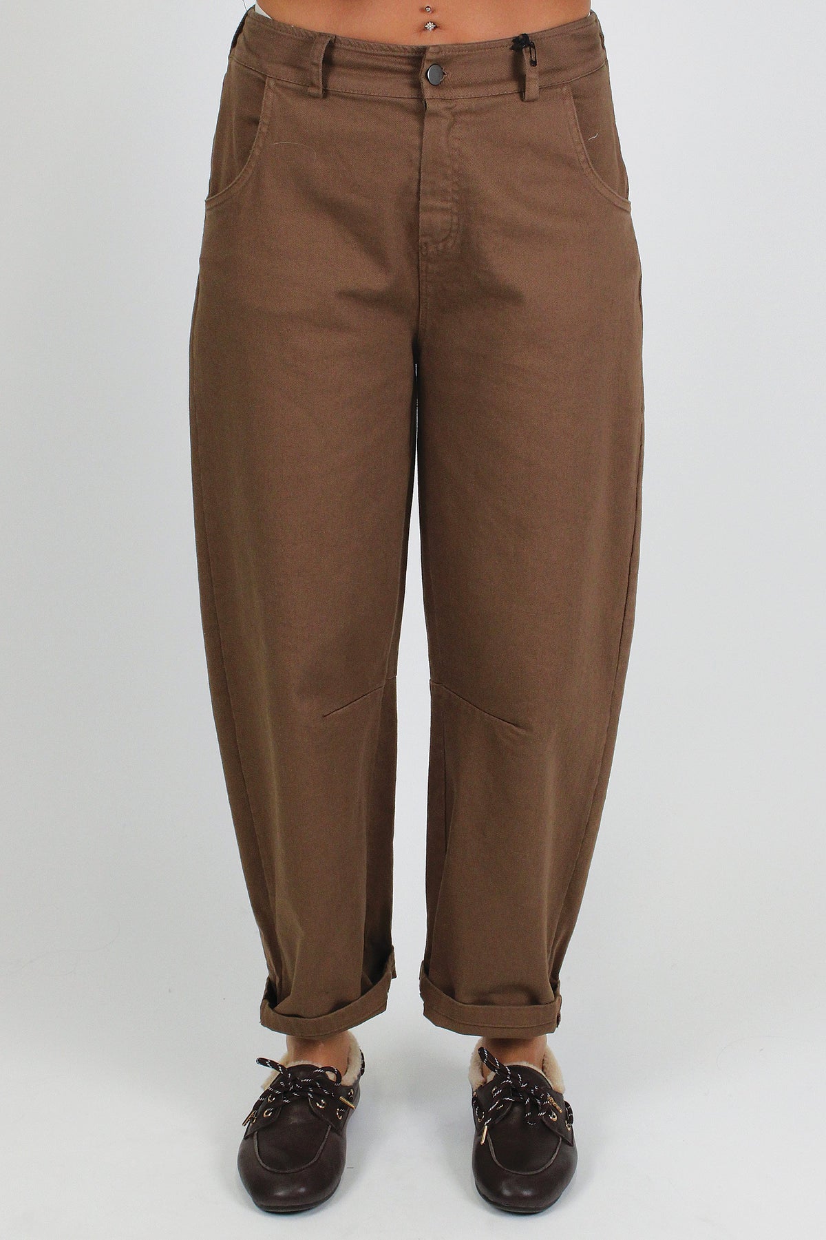 Tensione in - Pantalone balloon in denim colorato