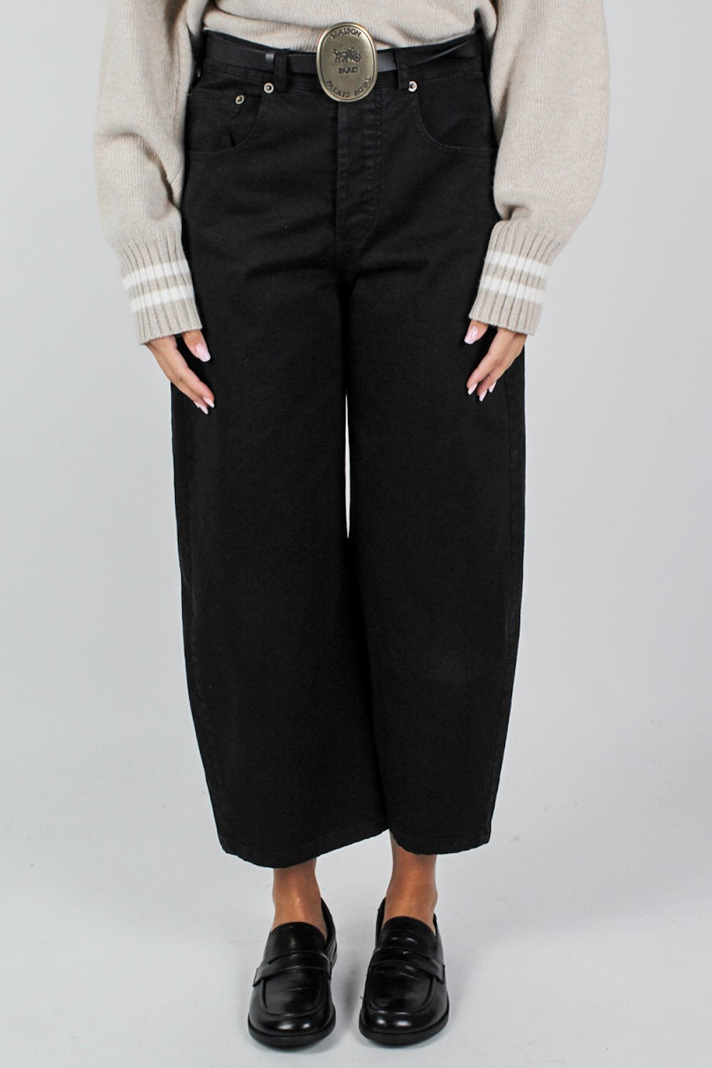 Tensione in - Pantalone balloon crop in denim colorato con cintura