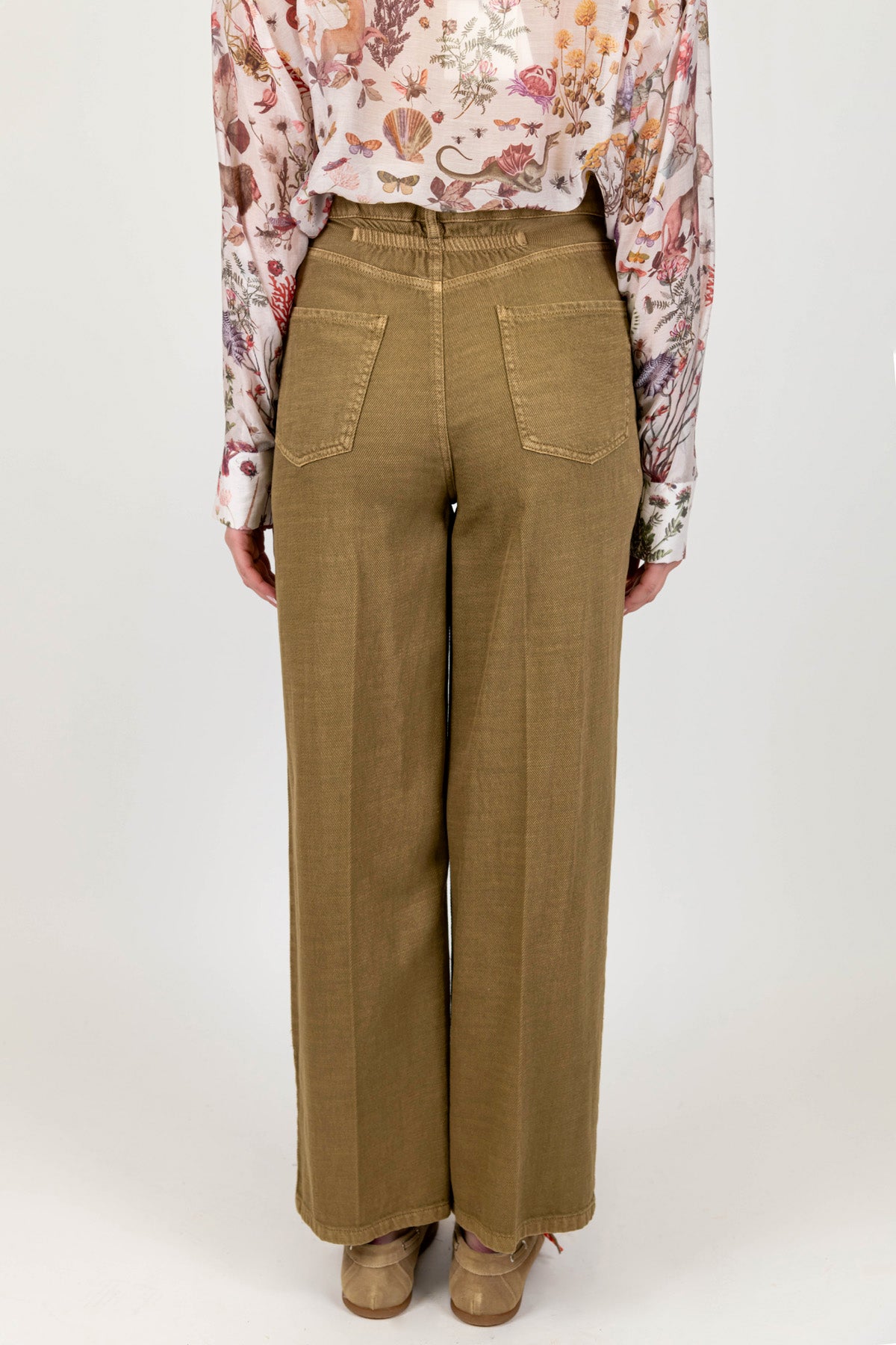 Tensione in - Pantalone in denim colorato con charms ed elastico sul retro