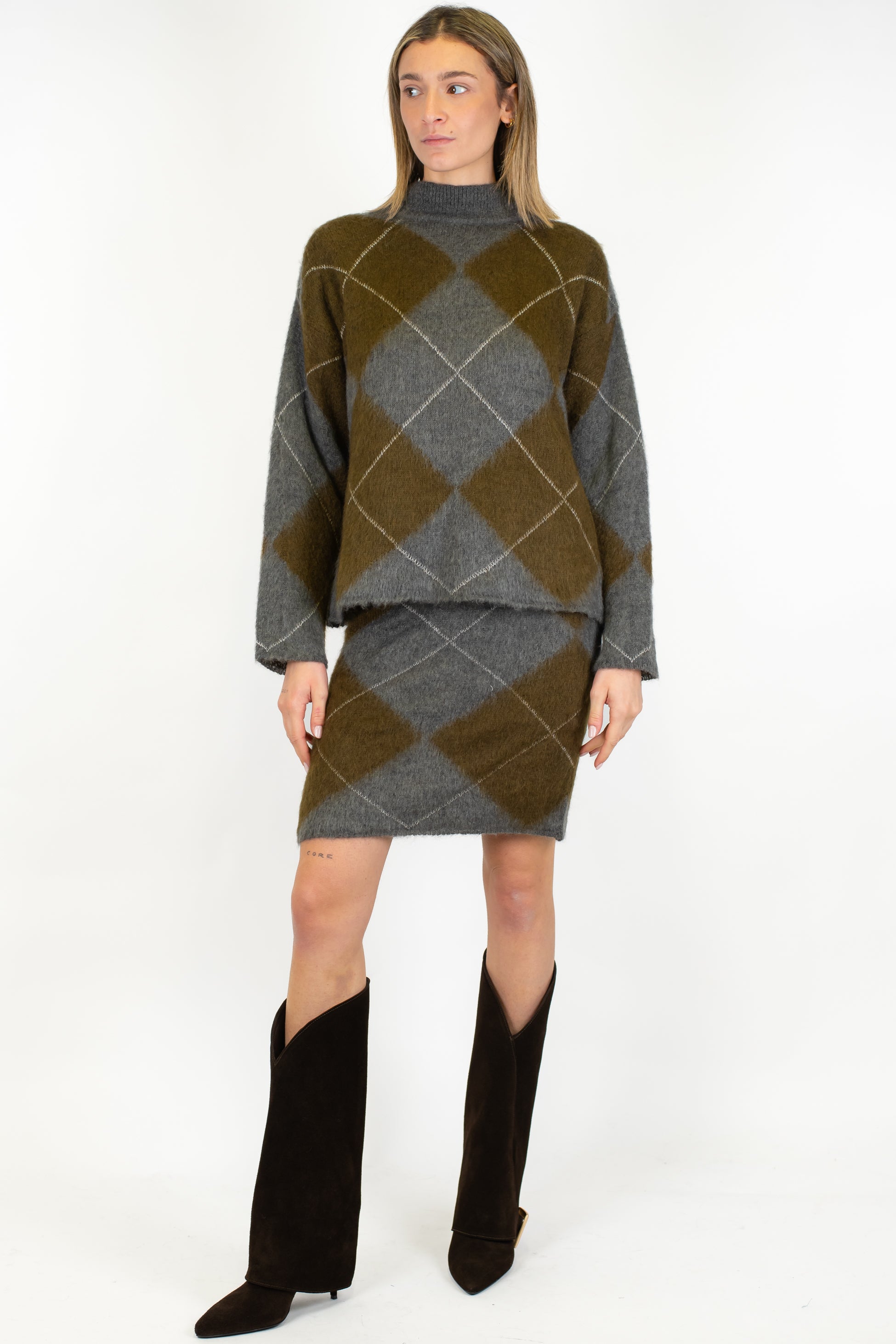 Tensione in - Coordinato in lana mohair con dolcevita e minigonna