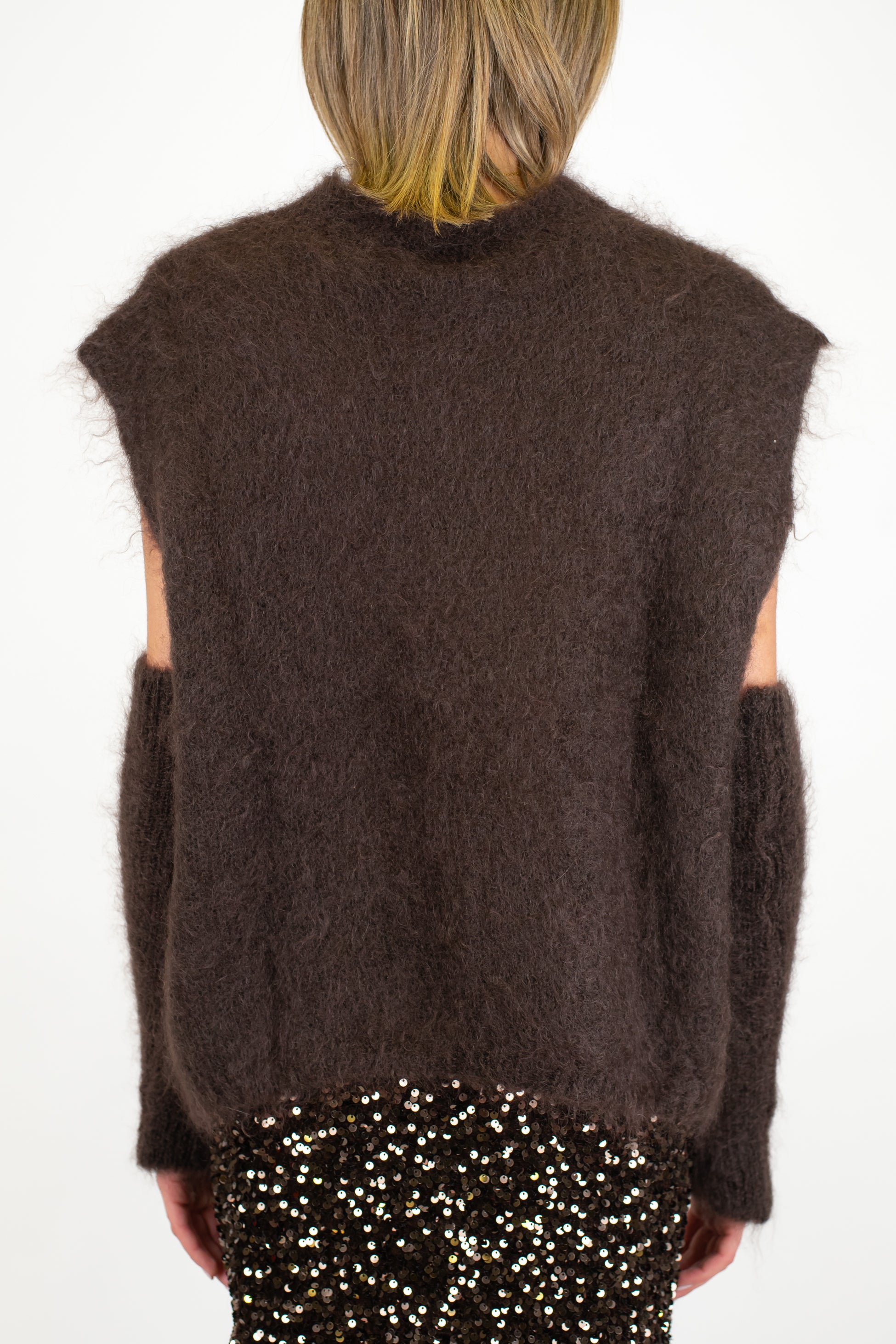 Tensione in - Maglia giromaniche in lana mohair con manicotti