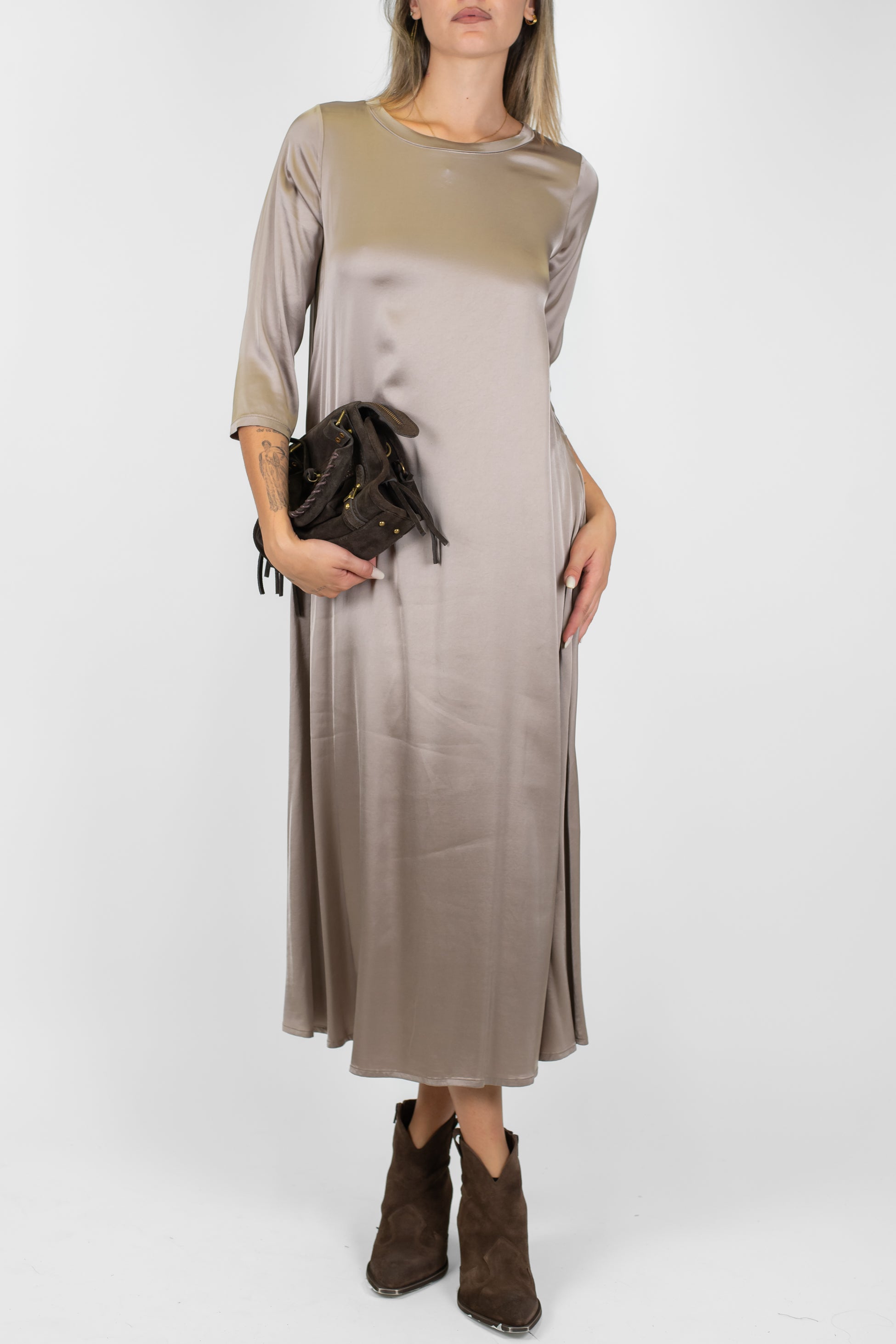 Tensione in - Abito lungo in viscosa con manica tre quarti