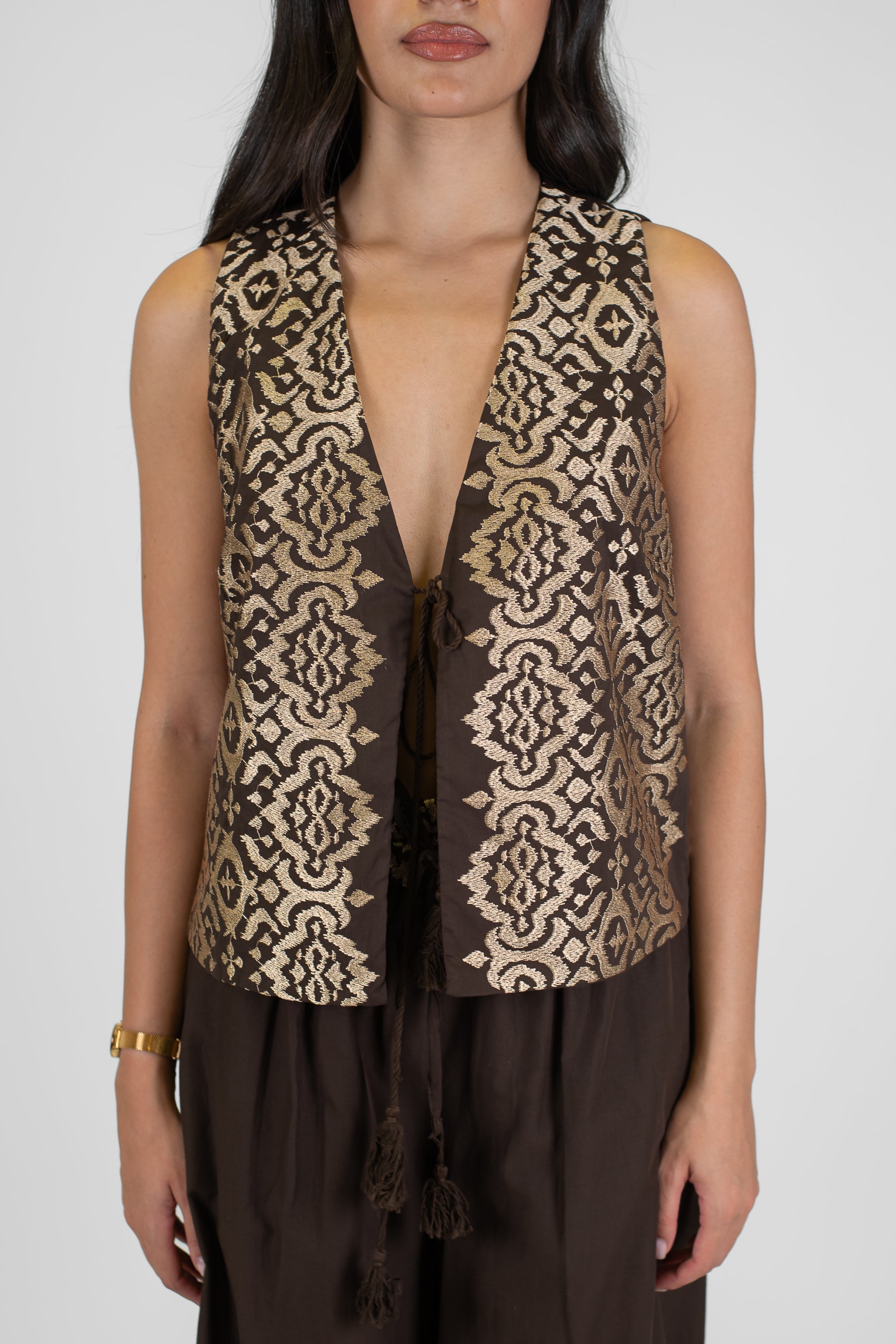 Motel - Coordinato gilet e pantalone palazzo con ricami a contrasto e coulisse