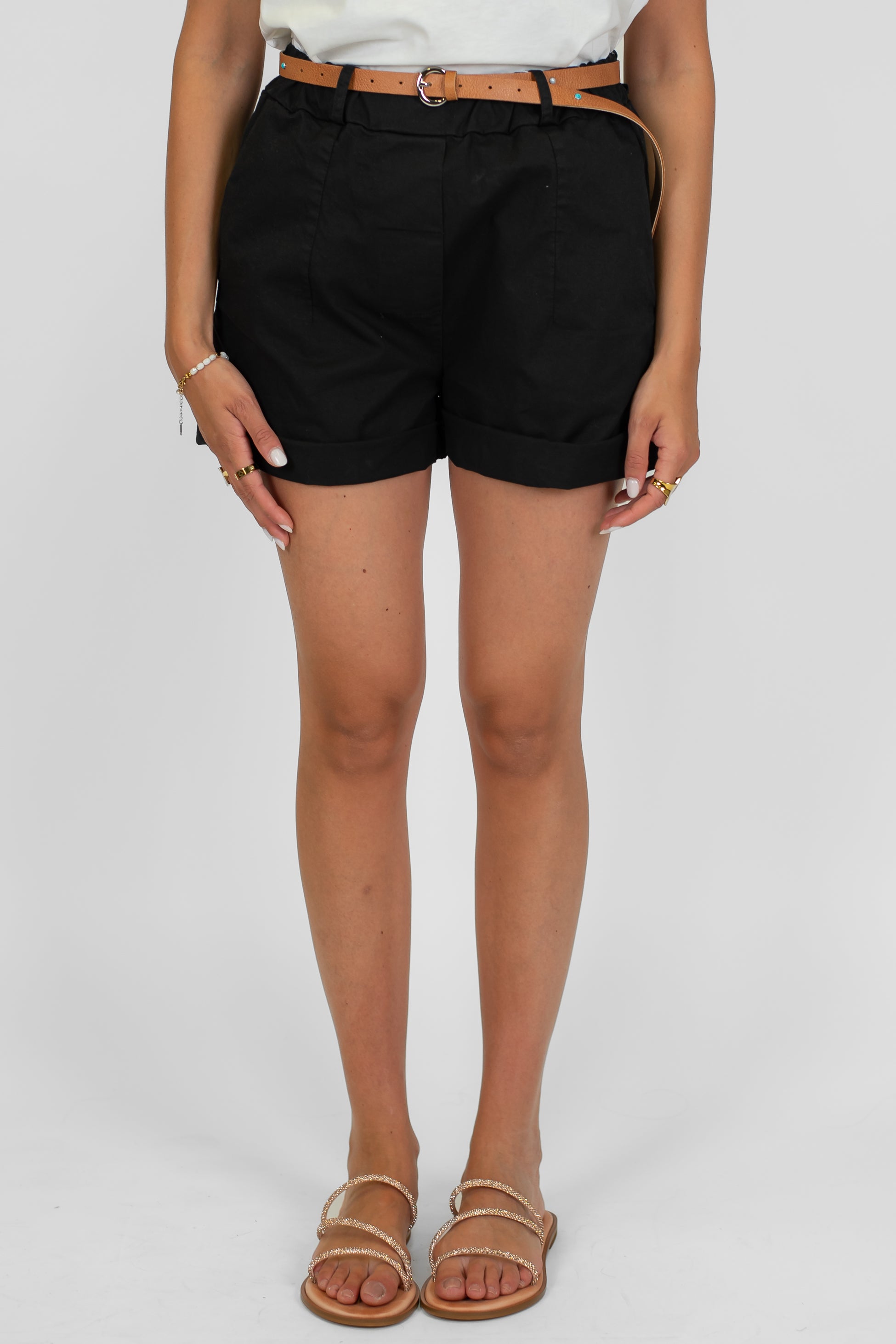 Motel - Shorts tinta unita con risvolto sul fondo ed elastico in vita