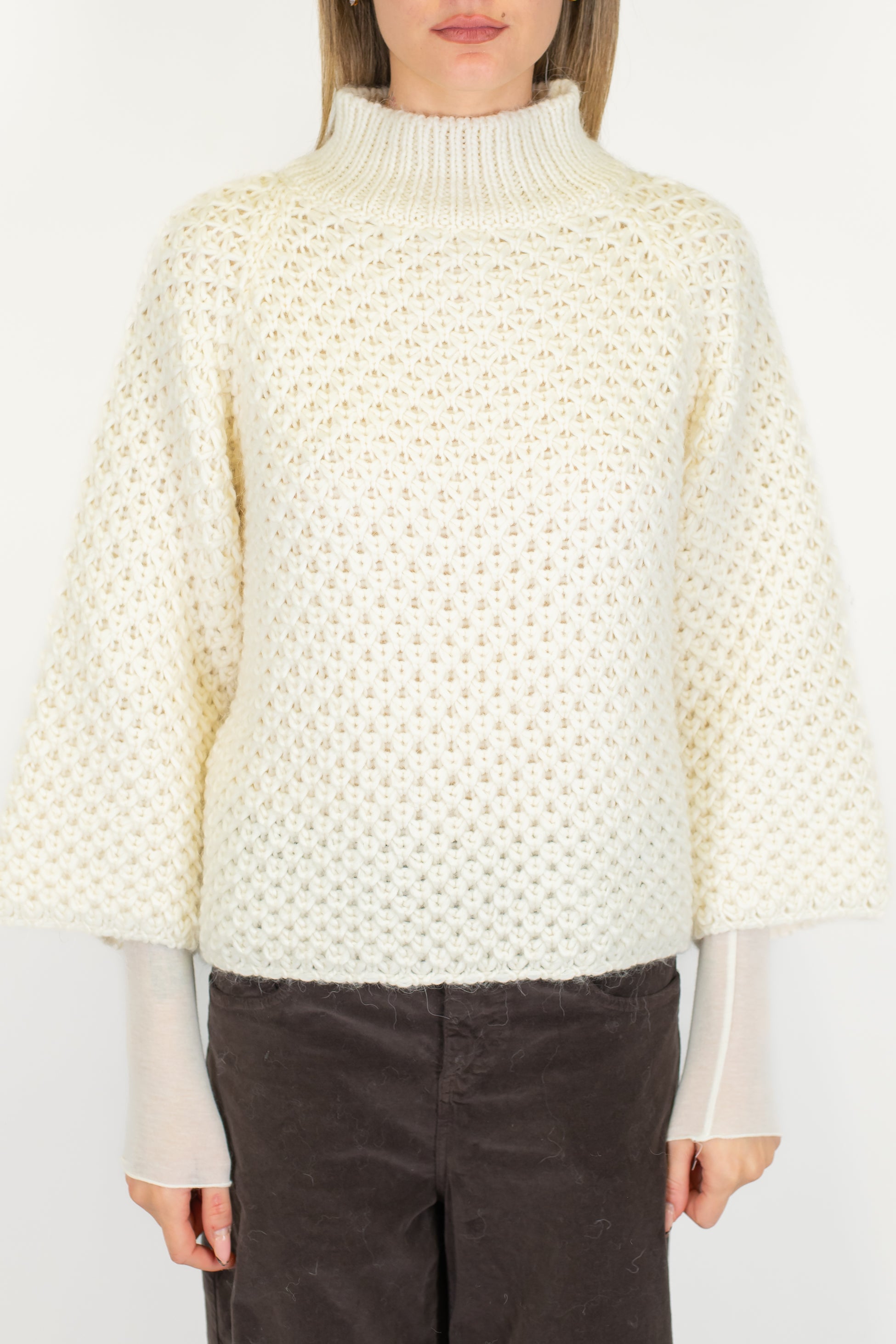 Kontatto - Maglia scollo cratere in misto lana con manica a campana