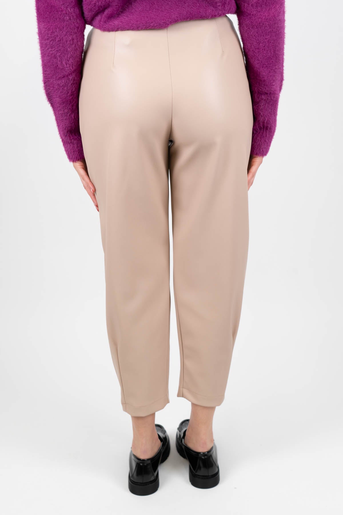 Dixie - Pantalone carrot in ecopelle con pinces