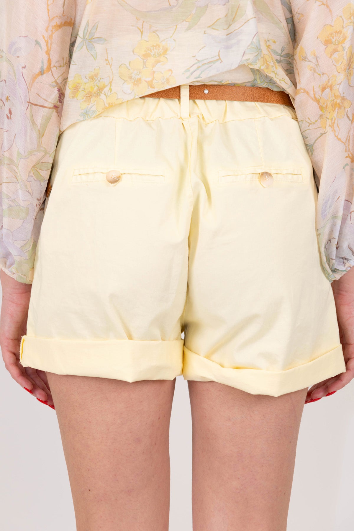 Motel - Shorts tinta unita con risvolto sul fondo ed elastico in vita