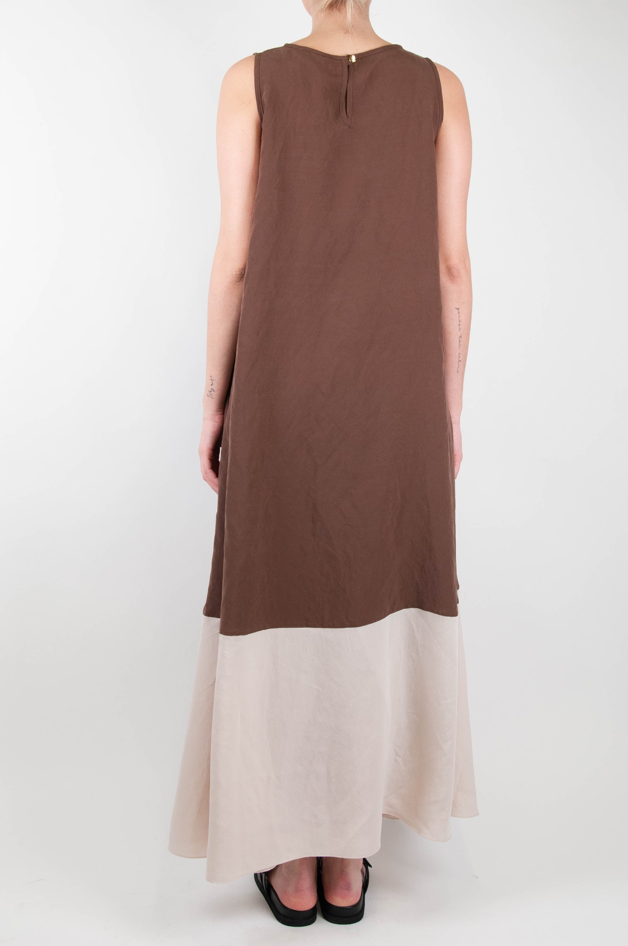 Motel - Long sleeveless dress with contrasting bottom