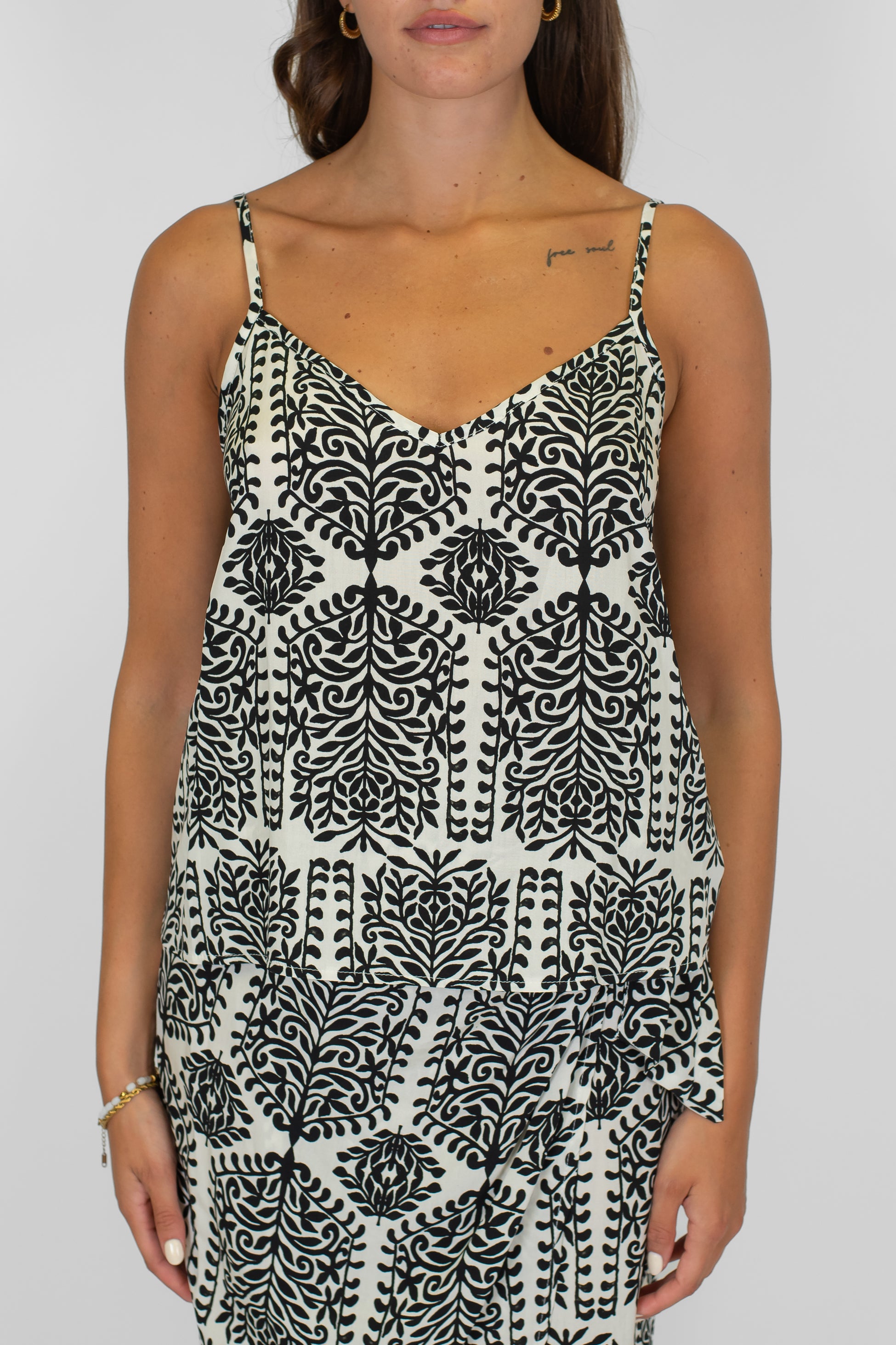 Tensione in - Top fantasia astratta in viscosa con bretelline regolabili