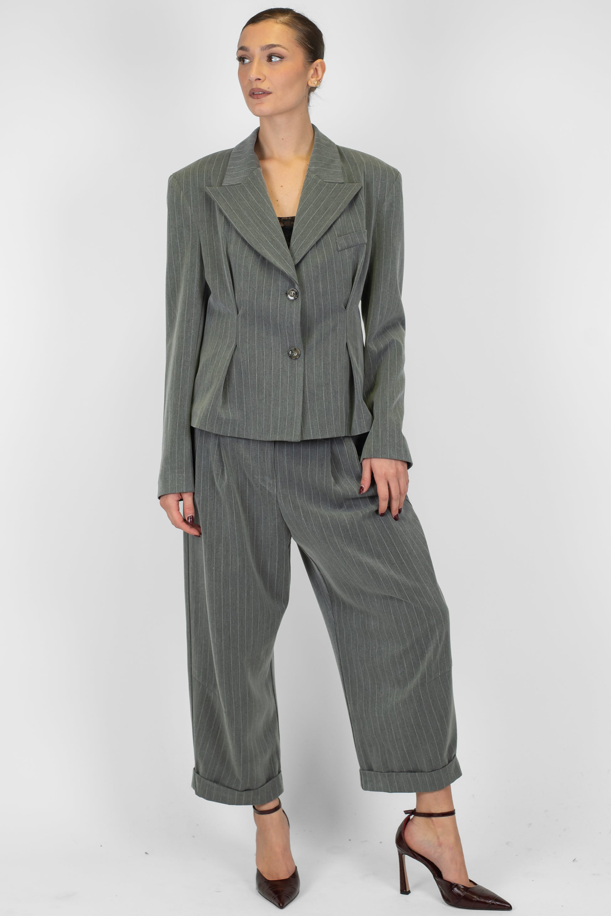 Tensione in - Pantalone regular crop gessato con pinces