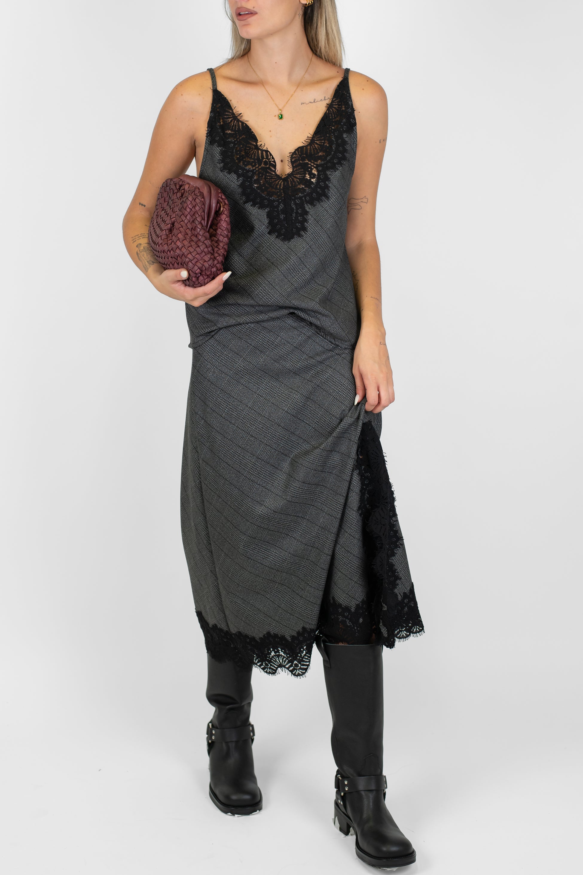 Tensione in - Gonna fantasia check con orlo in pizzo e spacco laterale