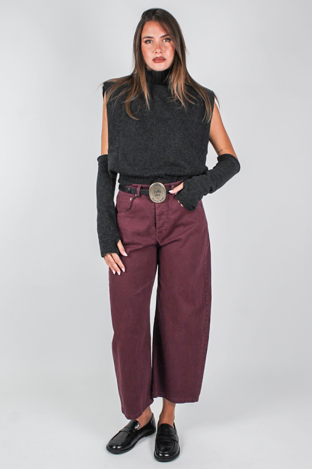 Tensione in - Pantalone balloon crop in denim colorato con cintura