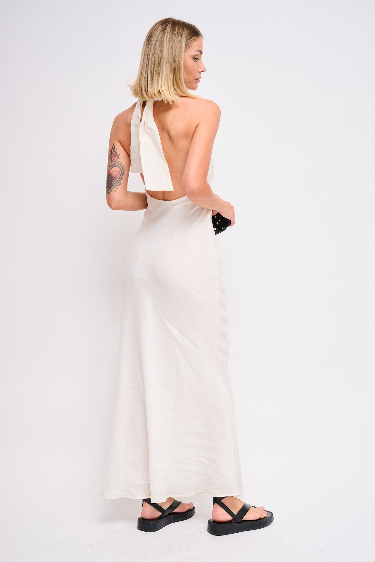 Maryley - Abito in lino scollato sulla schiena allacciato al collo