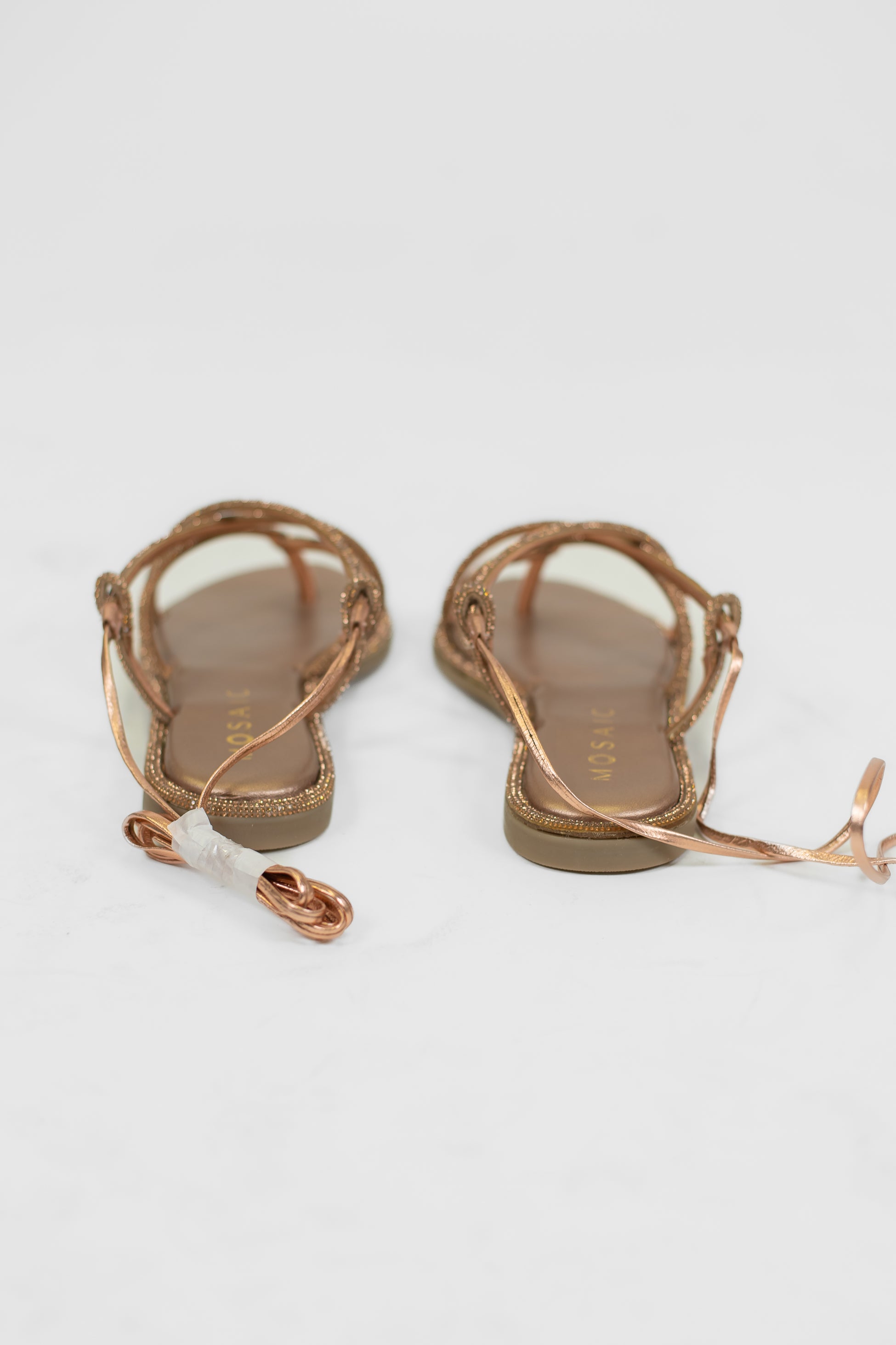 Mosaic - Sandalo infradito con strass, allaccio alla schiava e sottopiede in pelle