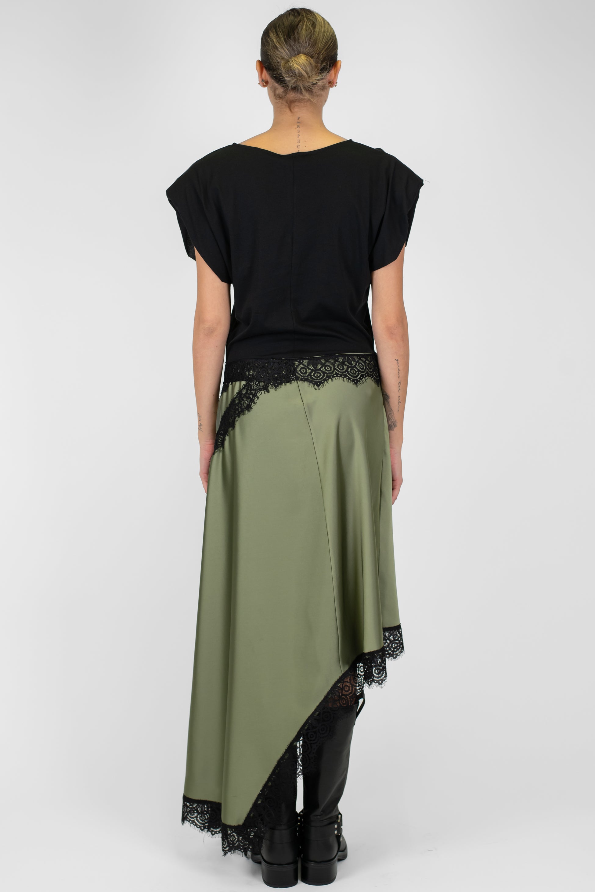 Motel - Abito lungo mezzamanica con spalline e gonna asimmetrica con orli in pizzo