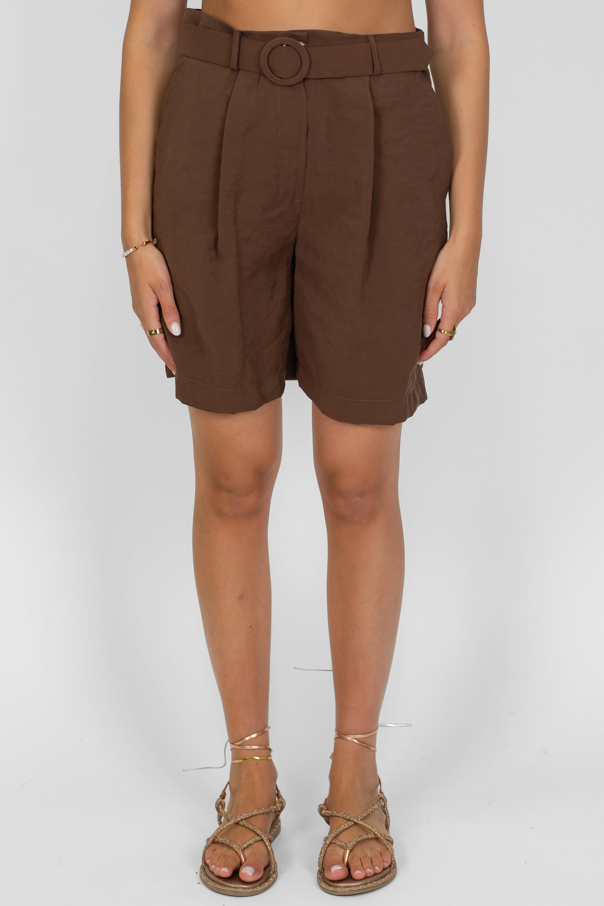 Tensione in - Bermuda in modal con pinces e cintura in tessuto