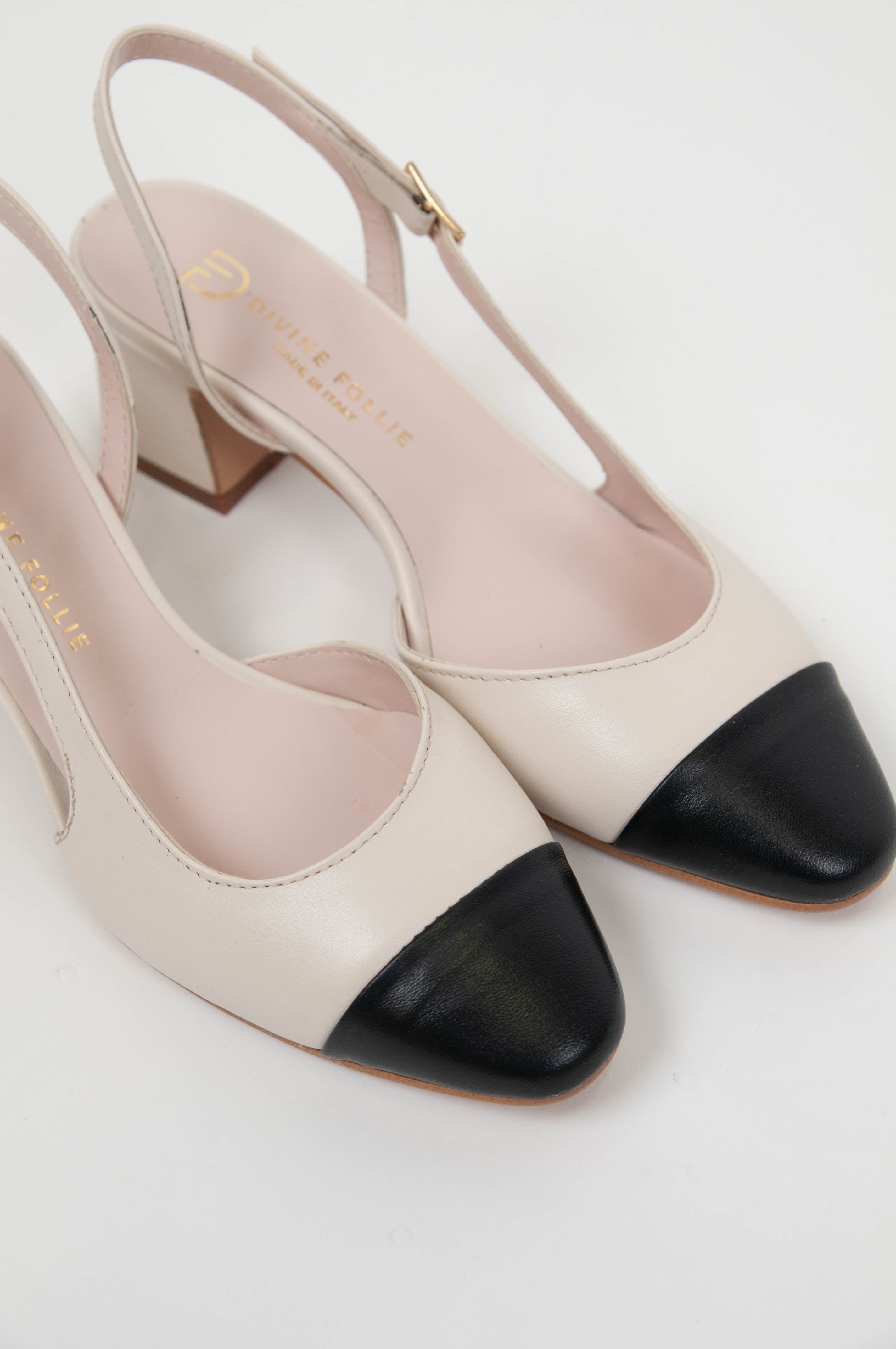 Divine Follie - Leather slingback with contrasting tip