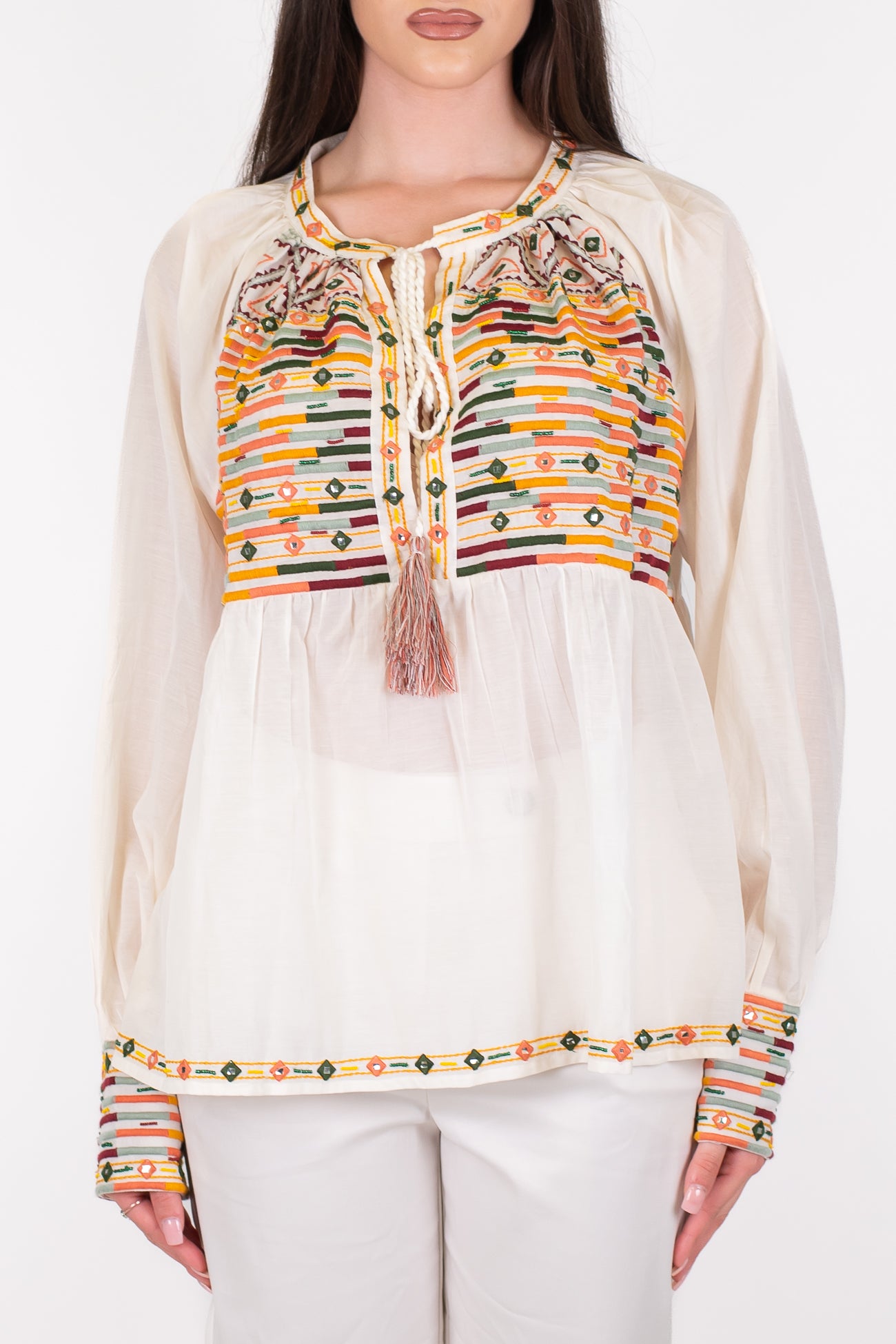 Souvenir - Camicia girocollo fantasia etnica ricamata a contrasto in mussola di cotone con chiusura