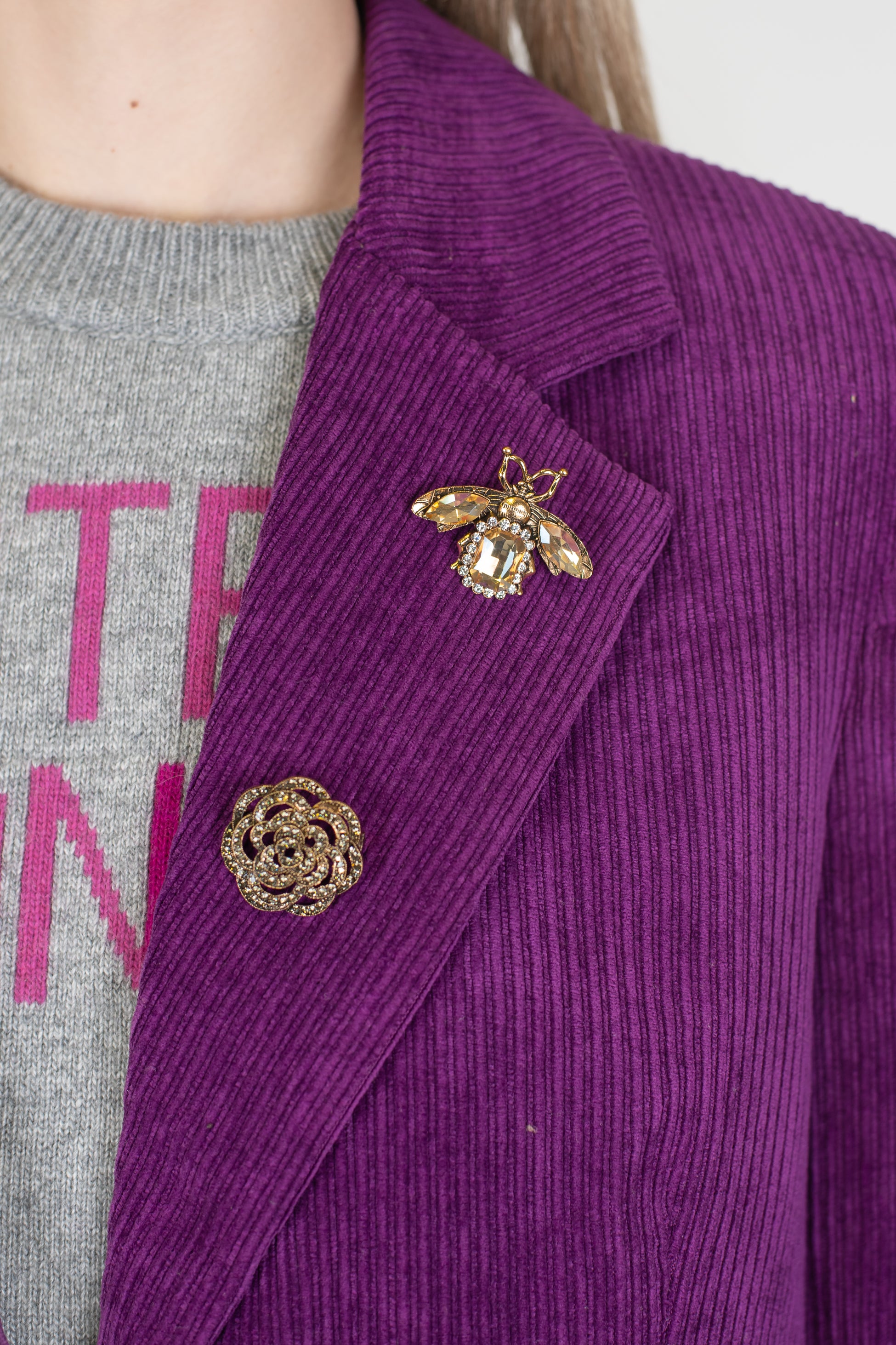 Motel - Giacca monopetto in velluto a coste con spille sul rever